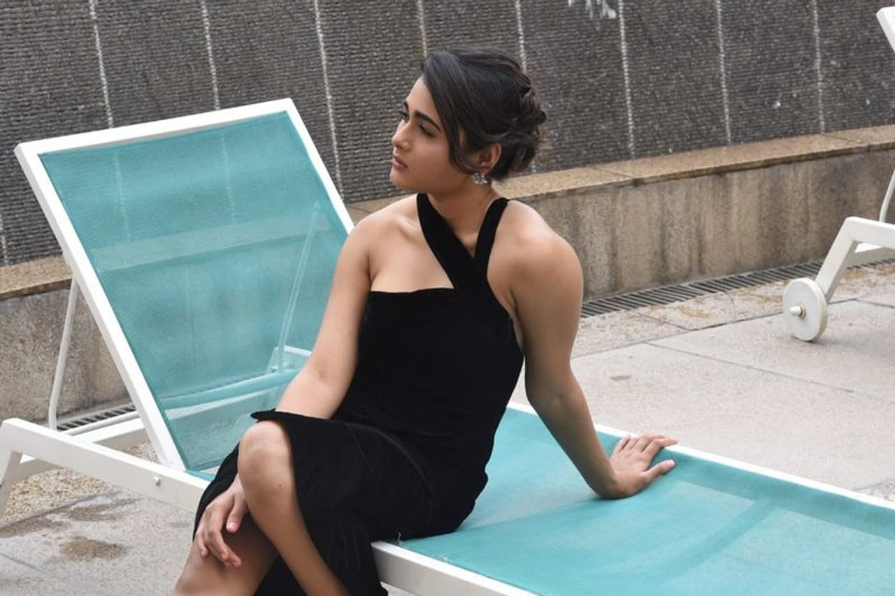 షాలిని పాండే లేటెస్ట్ ఫోటోలు షాలిని పాండే లేటెస్ట్ ఫోటోలు