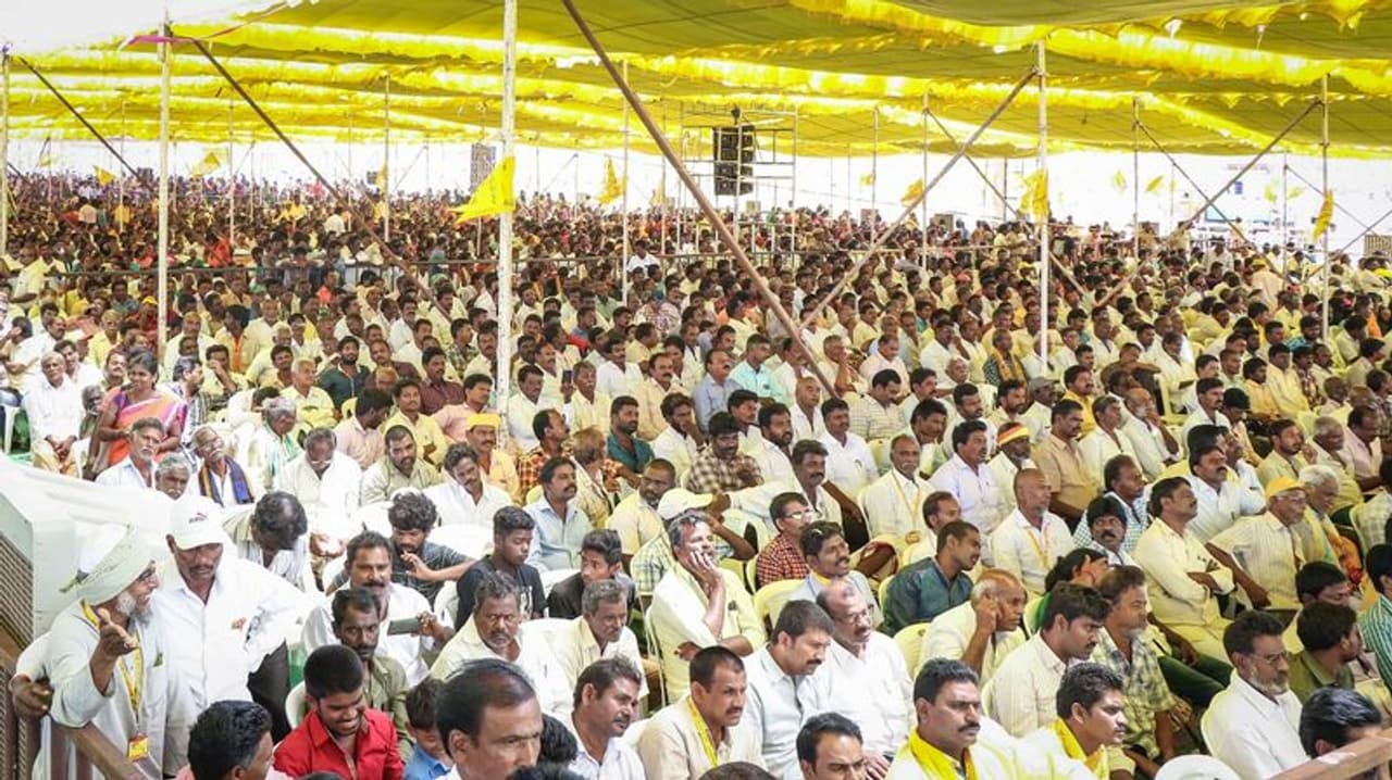 చంద్రబాబు నెల్లూరు సభ: టీడీపిలో పనబాక లక్ష్మి చేరిక చంద్రబాబు నెల్లూరు సభ: టీడీపిలో పనబాక లక్ష్మి చేరిక