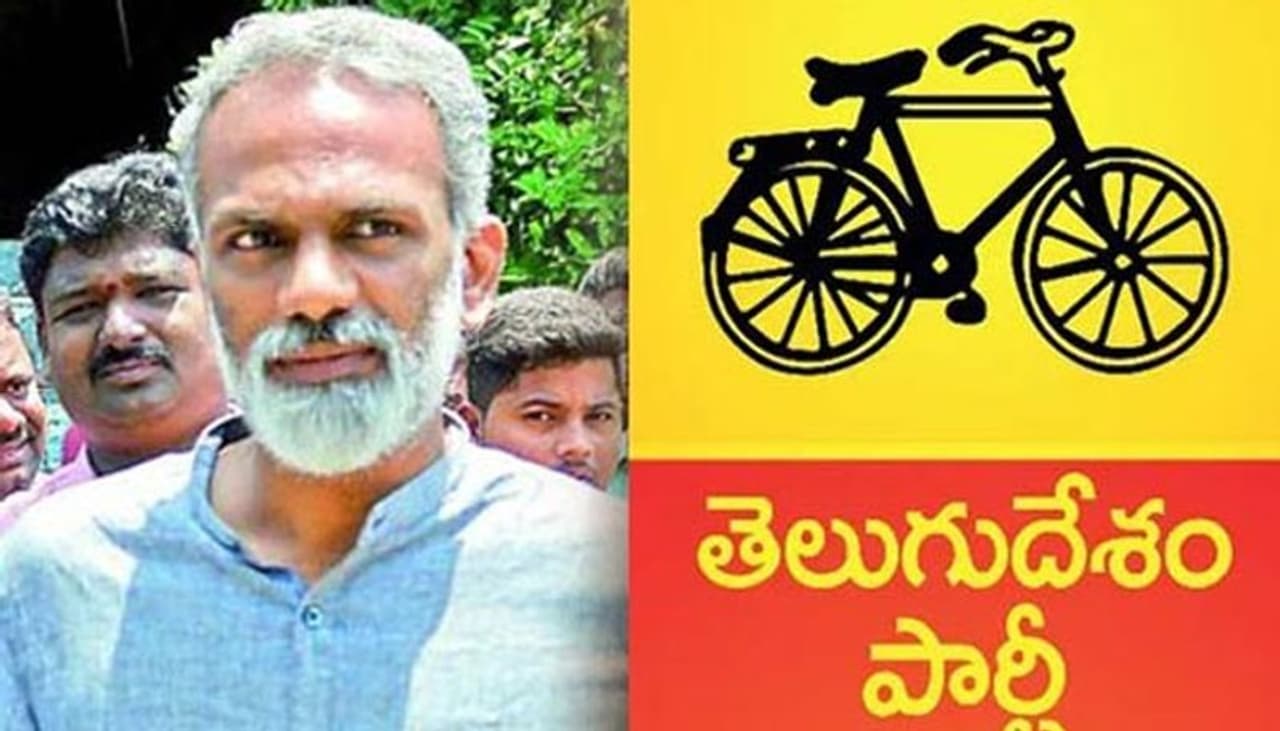 హైడ్రామా మధ్య తెలుగుదేశం పార్టీలో చేరిన మాజీ ఎమ్మెల్యే, దివంగత వంగవీటి మోహనరంగా తనయుడు వంగవీటి రాధాకృష్ణకు ఆ పార్టీ ప్రకటించిన అసెంబ్లీ, పార్లమెంట్ జాబితాల్లో ఎక్కడా స్థానం లభించలేదు. హైడ్రామా మధ్య తెలుగుదేశం పార్టీలో చేరిన మాజీ ఎమ్మెల్యే, దివంగత వంగవీటి మోహనరంగా తనయుడు వంగవీటి రాధాకృష్ణకు ఆ పార్టీ ప్రకటించిన అసెంబ్లీ, పార్లమెంట్ జాబితాల్లో ఎక్కడా స్థానం లభించలేదు.