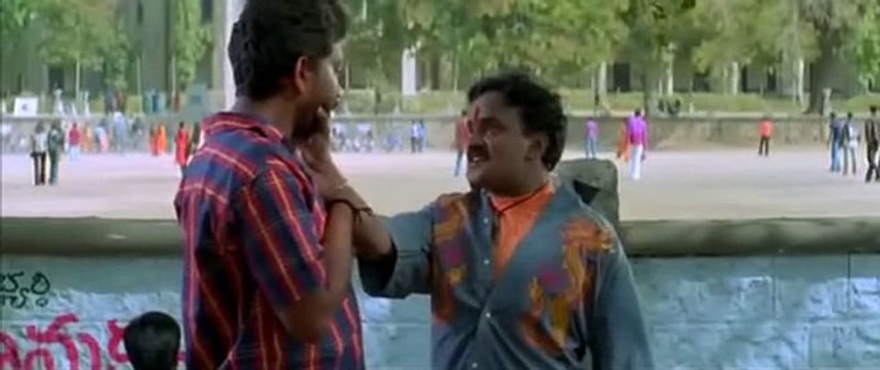 సై సై సినిమాలో వేణుమాధవ్ తో దర్శకుడు రాజమౌళి చేసిన కామెడీ అప్పట్లో అభిమానులకి స్పెషల్ కిక్కిచ్చింది. సై సై సినిమాలో వేణుమాధవ్ తో దర్శకుడు రాజమౌళి చేసిన కామెడీ అప్పట్లో అభిమానులకి స్పెషల్ కిక్కిచ్చింది.