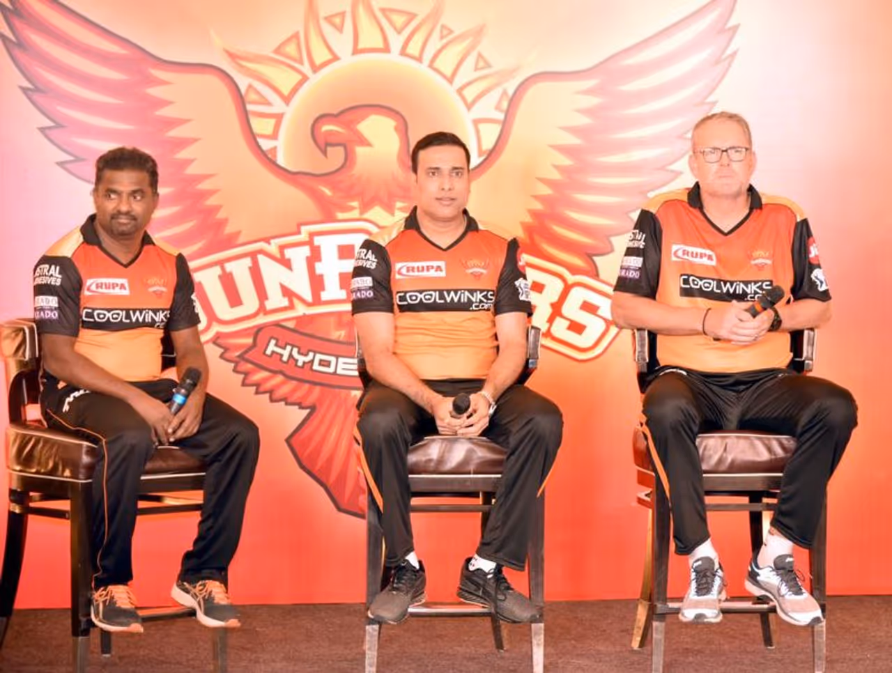 పార్క్ హయత్ హోటల్లో సన్ రైజర్స్ ఆటగాళ్ల సందడి పార్క్ హయత్ హోటల్లో సన్ రైజర్స్ ఆటగాళ్ల సందడి