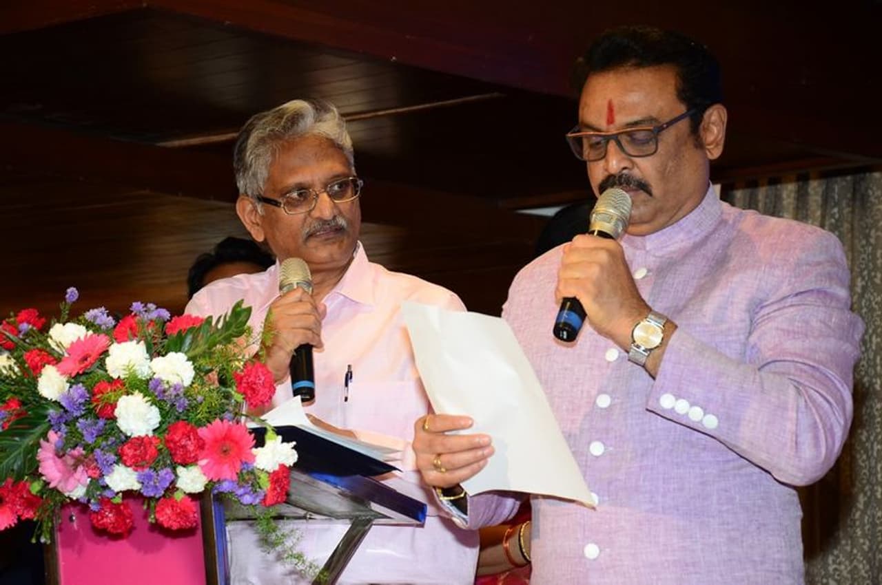 'మా' కొత్త ప్యానెల్ ప్రమాణ స్వీకారం 'మా' కొత్త ప్యానెల్ ప్రమాణ స్వీకారం