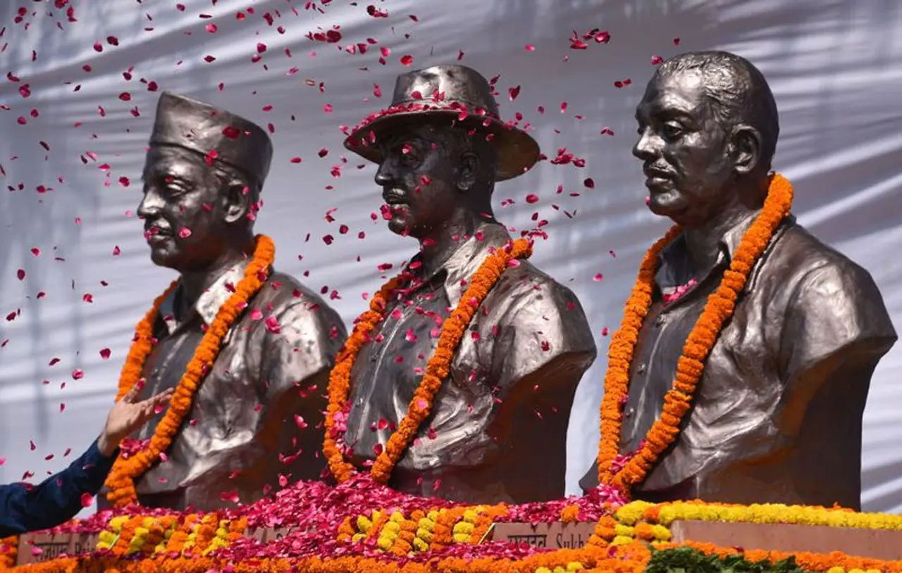 When Bhagat Singh was hanged along with his comrades Rajguru and Sukhdev on 23 March 1931 in Lahore jail, he was just 23 years old. Singh is hailed as a pioneer in changing the narrative of the Indian freedom struggle that had been so far dominated by the Gandhian principles of non violence. Though his revolutionary principles often receive divided opinions, he is hailed by everyone for going all the way and sacrificing everything at a young age for his country.