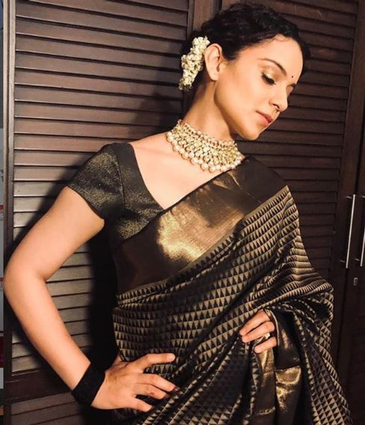 ನಟಿ ಕಂಗನಾ ರಣಾವತ್ ಅಸಲಿ ಹೆಸರು ಕಂಗನಾ ಅಮರ್ದೀಪ್ ರಣಾವತ್ ಹಾಗೂ ಅಡ್ಡ ಹೆಸರು ಆರ್ಶಧ್.