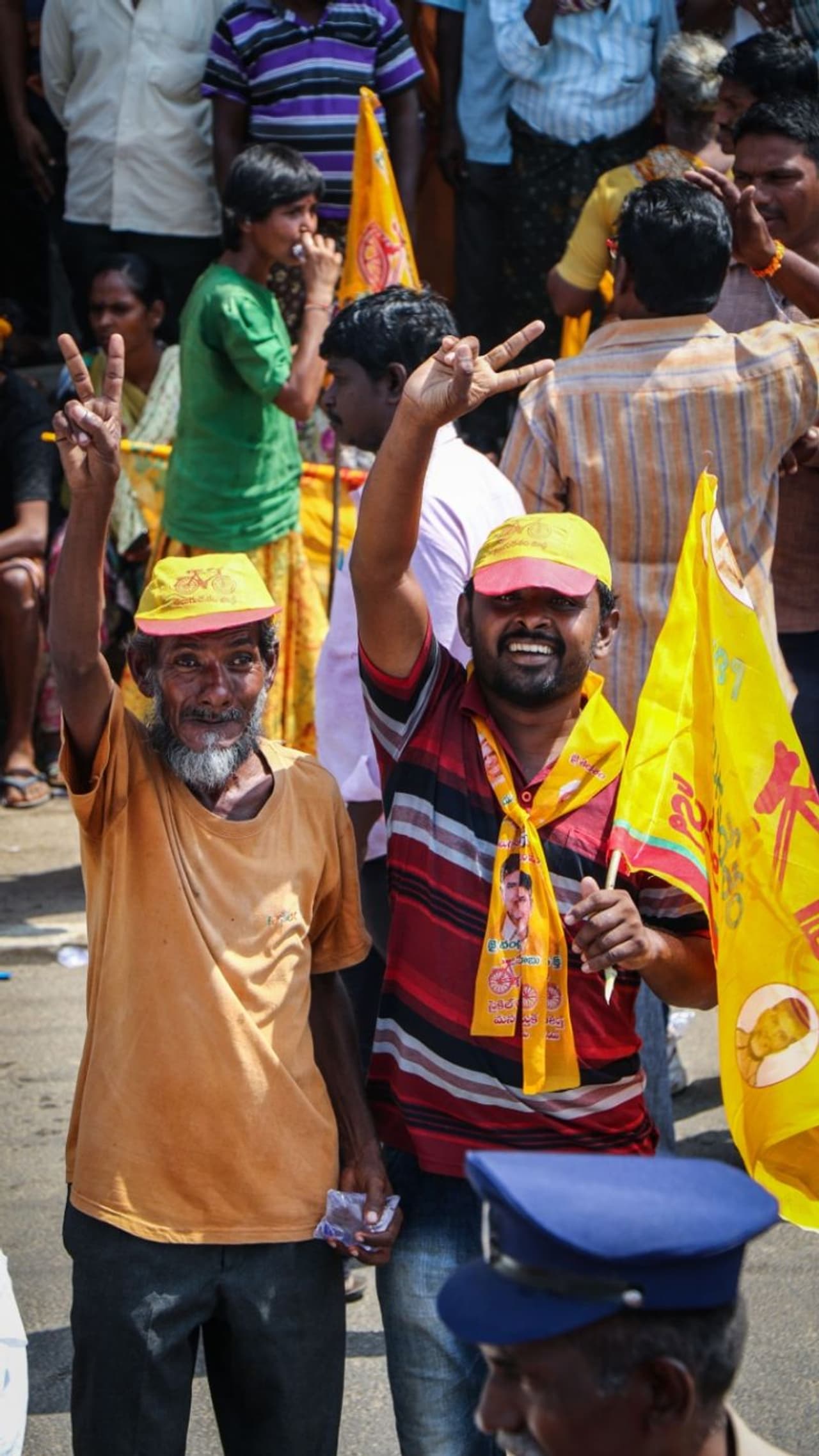 చిత్తూరు జిల్లాలో చంద్రబాబు ప్రచారం (ఫొటోలు) చిత్తూరు జిల్లాలో చంద్రబాబు ప్రచారం (ఫొటోలు)