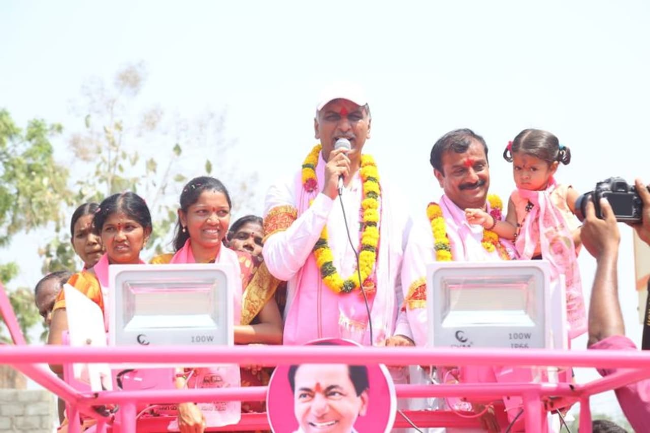 మెదక్ లోక్ సభ నియోజకవర్గ పరిధిలో హరీష్ ప్రచారం మెదక్ లోక్ సభ నియోజకవర్గ పరిధిలో హరీష్ ప్రచారం