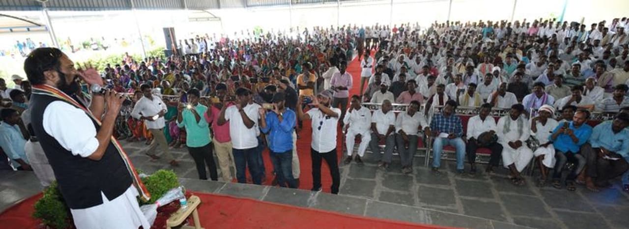 నల్గొండ జిల్లాలో కాంగ్రెస్ ఎన్నికల ప్రచార సభలో ఉత్తమ్, జానారెడ్డి నల్గొండ జిల్లాలో కాంగ్రెస్ ఎన్నికల ప్రచార సభలో ఉత్తమ్, జానారెడ్డి