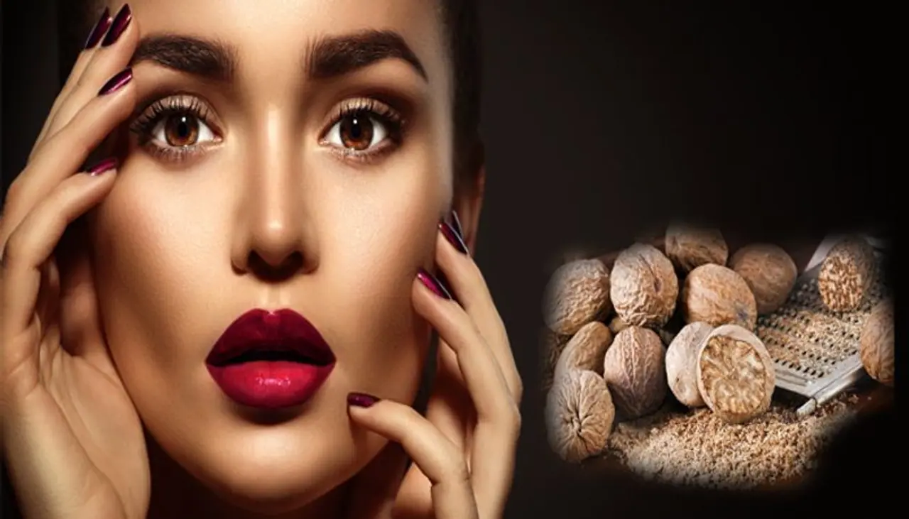 <p><strong>ಮೊಡವೆ ತೆಗೆದುಹಾಕುತ್ತದೆ</strong><br />ಚರ್ಮದ ಆರೈಕೆಯಲ್ಲಿ ಜಾಯಿಕಾಯಿ ಖಂಡಿತವಾಗಿಯೂ ಸೌಂದರ್ಯ ದಿನಚರಿಯ ಒಂದು ಭಾಗವಾಗಿರಬೇಕು. ಹೌದು, ಸ್ವಲ್ಪ ಹಾಲಿನಲ್ಲಿ ಜಾಯಿಕಾಯಿ ರುಬ್ಬಿ ಮುಖಕ್ಕೆ ಪೇಸ್ಟ್ ಆಗಿ ಹಚ್ಚುವುದರಿಂದ ಮೊಡವೆಗಳ ಸಮಸ್ಯೆ ನಿವಾರಣೆಯಾಗುತ್ತದೆ.&nbsp;</p>