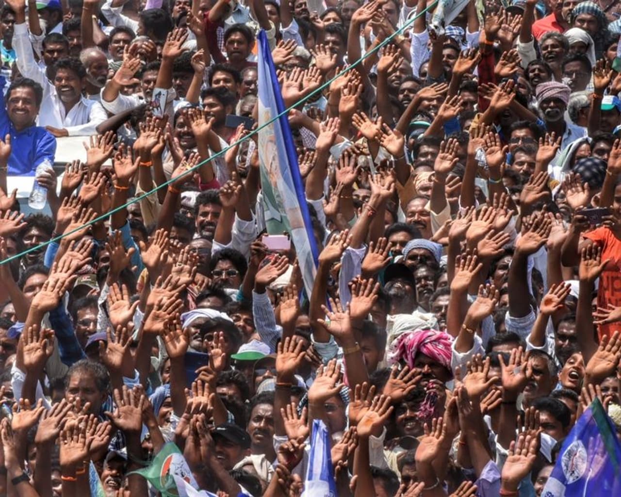 కందుకూరులో విజయమ్మ ప్రచారసభ (ఫొటోలు) కందుకూరులో విజయమ్మ ప్రచారసభ (ఫొటోలు)