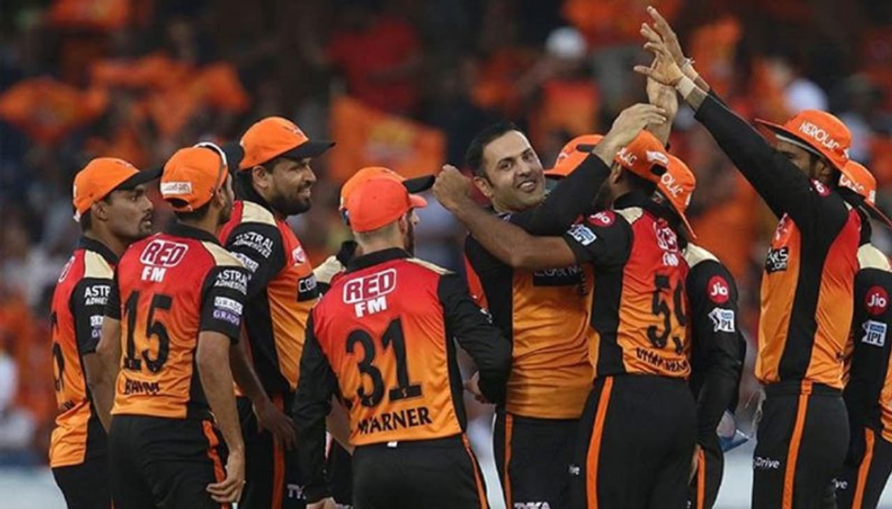 ಲಾಕ್ಡೌನ್ ನಡುವೆಯೂ ಭಾರತದಲ್ಲಿ ಹರಡುತ್ತಿದೆ ಕೊರೋನಾ ವೈರಸ್ ಲಾಕ್ಡೌನ್ ನಡುವೆಯೂ ಭಾರತದಲ್ಲಿ ಹರಡುತ್ತಿದೆ ಕೊರೋನಾ ವೈರಸ್