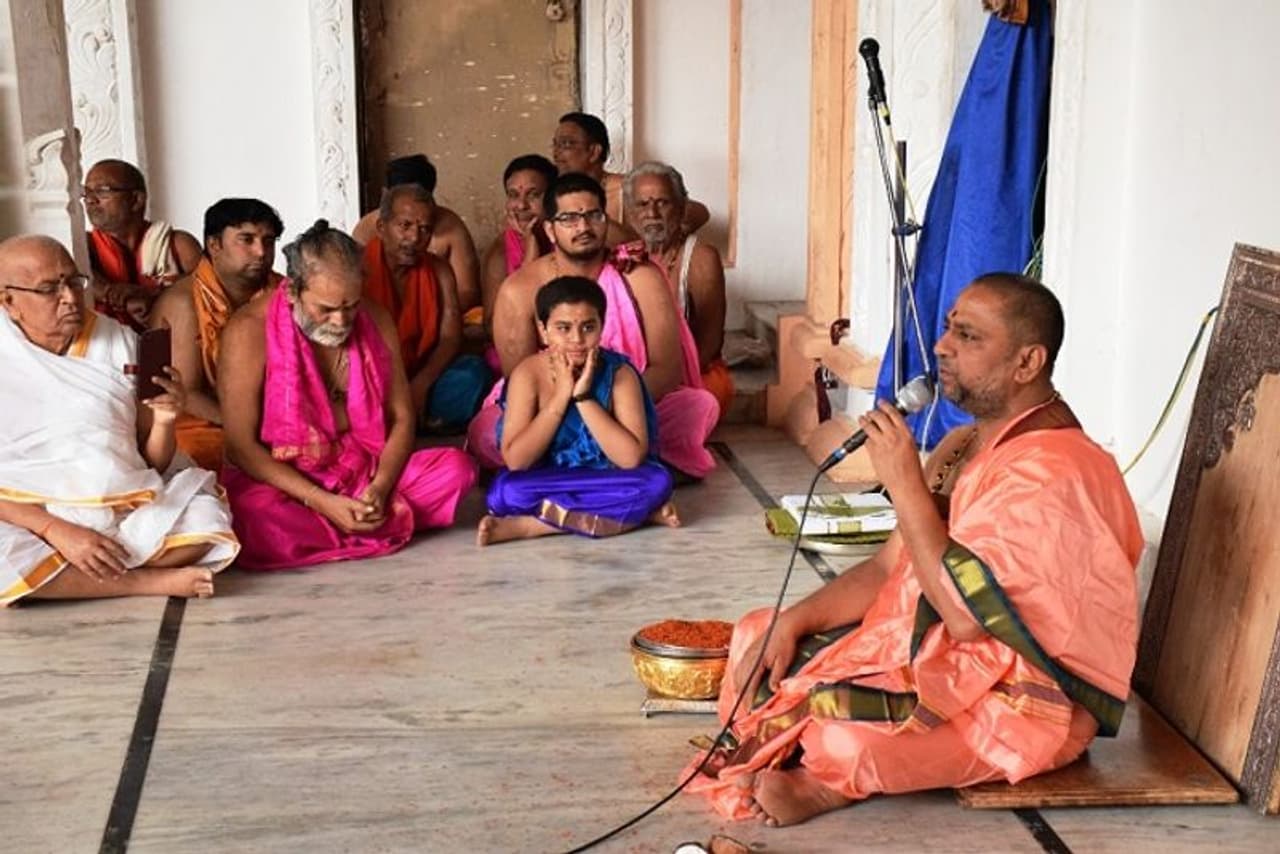 ಮಂತ್ರಾಲಯ ರಾಘವೇಂದ್ರ ಸ್ವಾಮಿ ಮಠದಲ್ಲಿ ಸುಬುದೇಂದ್ರ ತೀರ್ಥರಿಂದ ಪ್ರವಚನ ಮಂತ್ರಾಲಯ ರಾಘವೇಂದ್ರ ಸ್ವಾಮಿ ಮಠದಲ್ಲಿ ಸುಬುದೇಂದ್ರ ತೀರ್ಥರಿಂದ ಪ್ರವಚನ