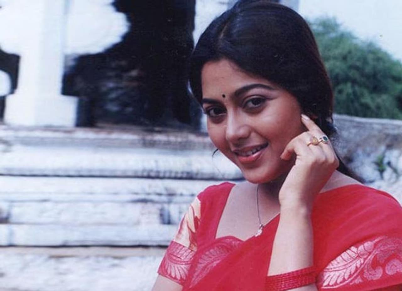 Suvaluxmi Aasai Movie