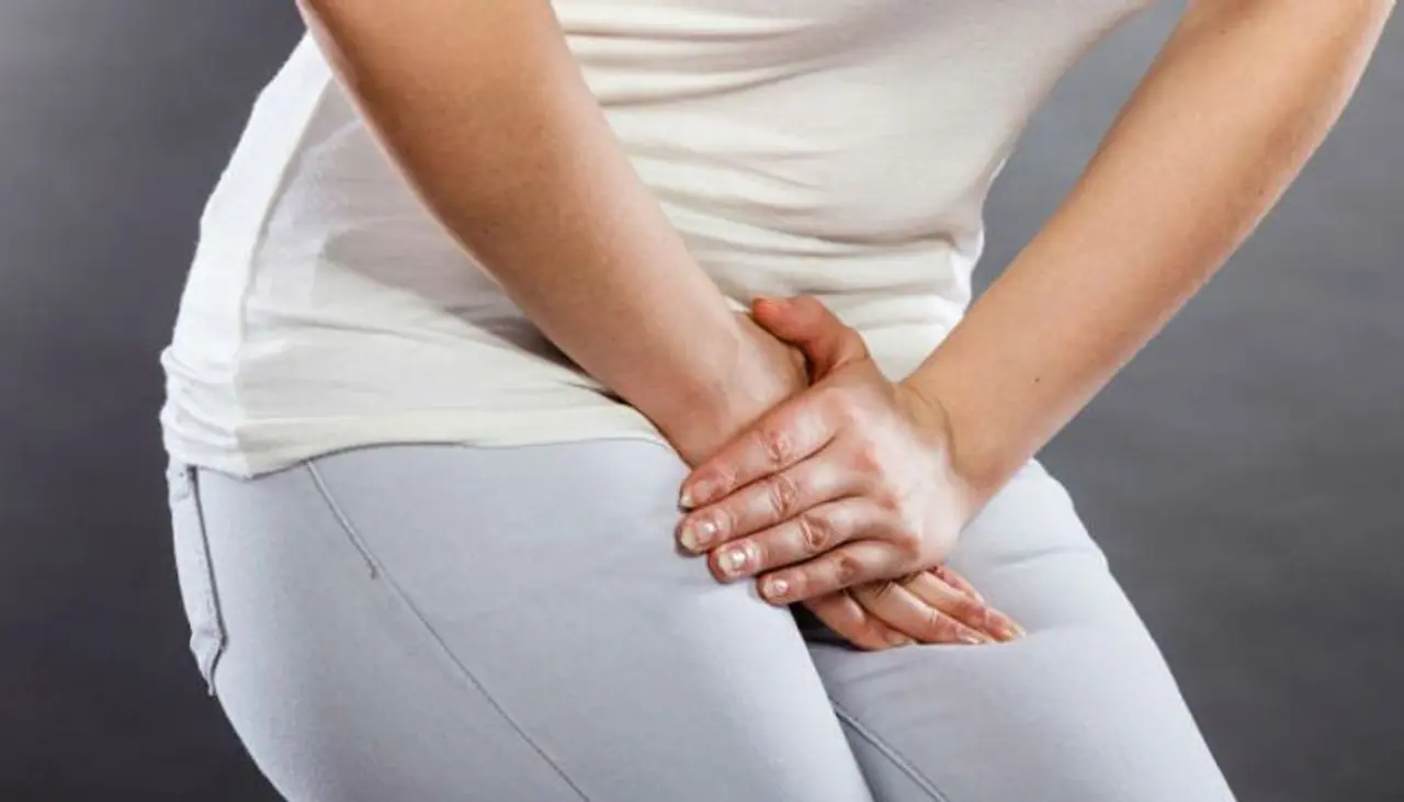 <p>ತುರಿಕೆ ಹೆಚ್ಚಾದರೆ, ಇದರಿಂದ ಸಮಸ್ಯೆಗಳು ಹೆಚ್ಚುತ್ತವೆ, ಆಂತರಿಕ ಕಿರಿಕಿರಿಯನ್ನು ಹೆಚ್ಚಾಗಿ ತೀವ್ರವೆಂದು ಪರಿಗಣಿಸಲಾಗುತ್ತದೆ . ಈ ಸಂದರ್ಭದಲ್ಲಿ ಸ್ತ್ರೀರೋಗತಜ್ಞರನ್ನು ಸಂಪರ್ಕಿಸುವುದು ಉತ್ತಮ, ಆದರೆ ಚರ್ಮದ ಸುತ್ತಲಿನ ಸೋಂಕಿಗೆ ಸರಳ ಮನೆಮದ್ದುಗಳೊಂದಿಗೆ ಸುಲಭವಾಗಿ ಚಿಕಿತ್ಸೆ ನೀಡಬಹುದು. ಪರಿಹಾರಕ್ಕಾಗಿ ನೀವು ಪ್ರಯತ್ನಿಸಬಹುದಾದ &nbsp;ಸರಳ ನೈಸರ್ಗಿಕ ಪರಿಹಾರಗಳು ಇಲ್ಲಿವೆ.</p>