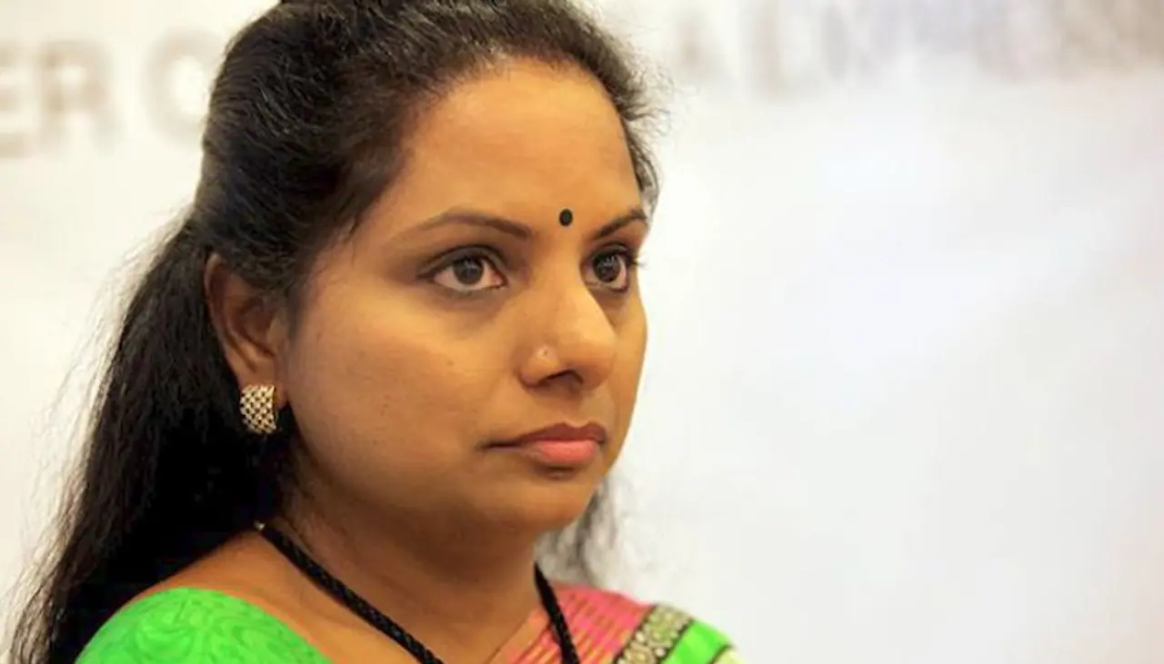 నిజామాబాద్ ఎంపీ స్థానం నుండి 2014 ఎన్నికల్లో తొలిసారిగా కవిత పోటీ చేసి విజయం సాధించారు. 2019 ఎన్నికల్లో కవిత మరోసారి టీఆర్ఎస్ అభ్యర్ధిగా పోటీ చేశారు. ఈ దఫా కాంగ్రెస్ అభ్యర్ధి మధు యాష్కీ, బీజేపీ అభ్యర్ధిగా ధర్మపురి అరవింద్ పోటీ చేశారు. తమ సమస్యలను పరిష్కరించాలని కోరుతూ ఎర్రజొన్న, పసుపు రైతులు ఆందోళన చేశారు.