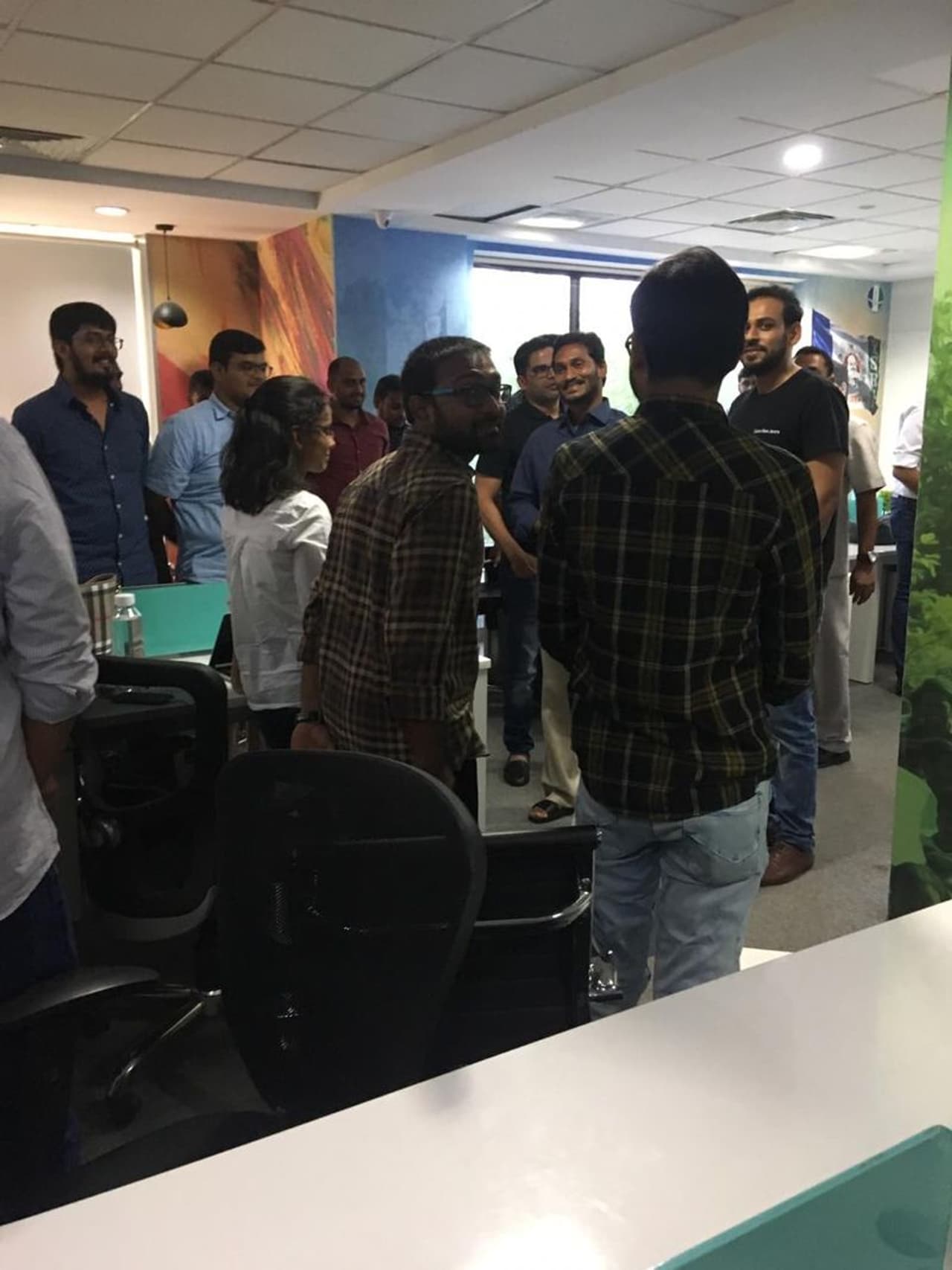 ప్రశాంత్ కిశోర్ ఆఫీసులో వైఎస్ జగన్ ప్రశాంత్ కిశోర్ ఆఫీసులో వైఎస్ జగన్