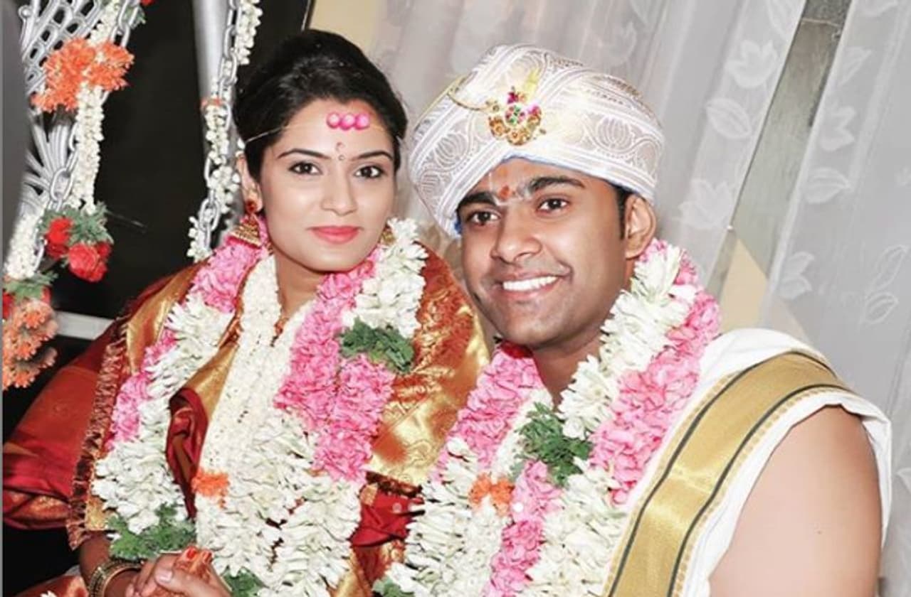 ಮೀಟೂ ಆರೋಪದ ನಂತರ ಚಿತ್ರರಂಗದಿಂದ ದೂರ ಉಳಿದ ಸಂಗೀತಾ ಭಟ್ 7 ನೇ ವರ್ಷದ #Togetherness ಎಂದು ಮದುವೆ ಫೋಟೋವನ್ನು ಇನ್‌ಸ್ಟಾಗ್ರಾಂನಲ್ಲಿ ಅಪ್ಲೋಡ್ ಮಾಡಿದ್ದಾರೆ.