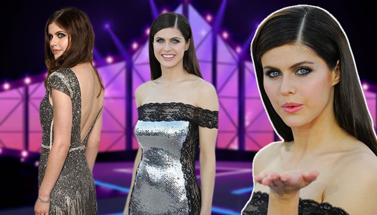 बॉलीवुड में एक से एक खूबसूरत अभिनेत्रिया हैं। खूबसूरती के लिए उनकी पहचान किसी एक देश तक सीमित नहीं है। वहीं बात करें हॉलीवुड की अभिनेत्रियों की तो हमें ऐसे चेहरे भी मिलते हैं कि जिनकी एक फोटो पूरी दुनिया पर छा जाती है। बॉलीवुड में एक से एक खूबसूरत अभिनेत्रिया हैं। खूबसूरती के लिए उनकी पहचान किसी एक देश तक सीमित नहीं है। वहीं बात करें हॉलीवुड की अभिनेत्रियों की तो हमें ऐसे चेहरे भी मिलते हैं कि जिनकी एक फोटो पूरी दुनिया पर छा जाती है।