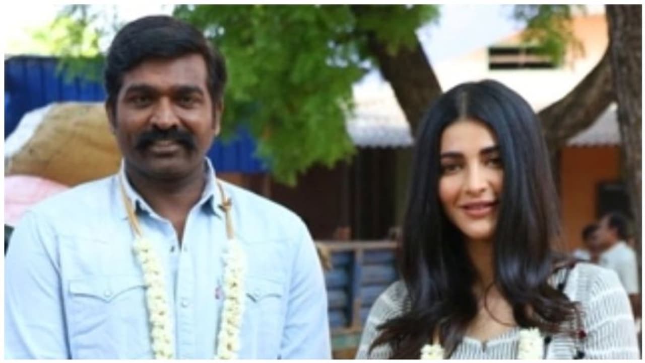 <p>இப்படத்தில் விஜய் சேதுபதி, ஸ்ருதிஹாசன் ஆகியோர் முதல் முறையாக ஜோடி சேர்த்துள்ளனர்.</p> <p>இப்படத்தில் விஜய் சேதுபதி, ஸ்ருதிஹாசன் ஆகியோர் முதல் முறையாக ஜோடி சேர்த்துள்ளனர்.</p>