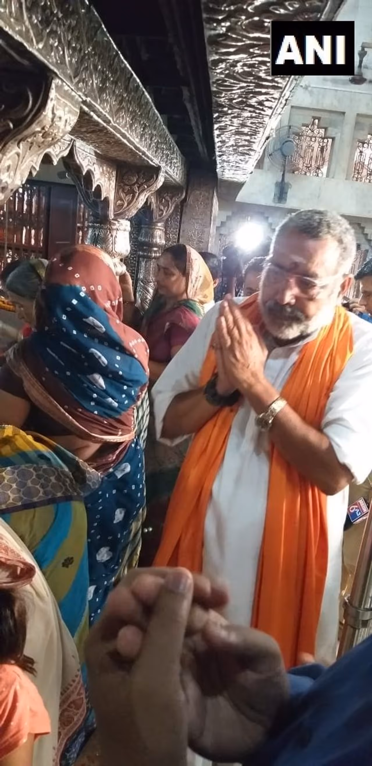 Union Minister and sitting MP from Nawada, Giriraj Singh offered prayers at Barahiya's Shaktidham. Union Minister and sitting MP from Nawada, Giriraj Singh offered prayers at Barahiya's Shaktidham.