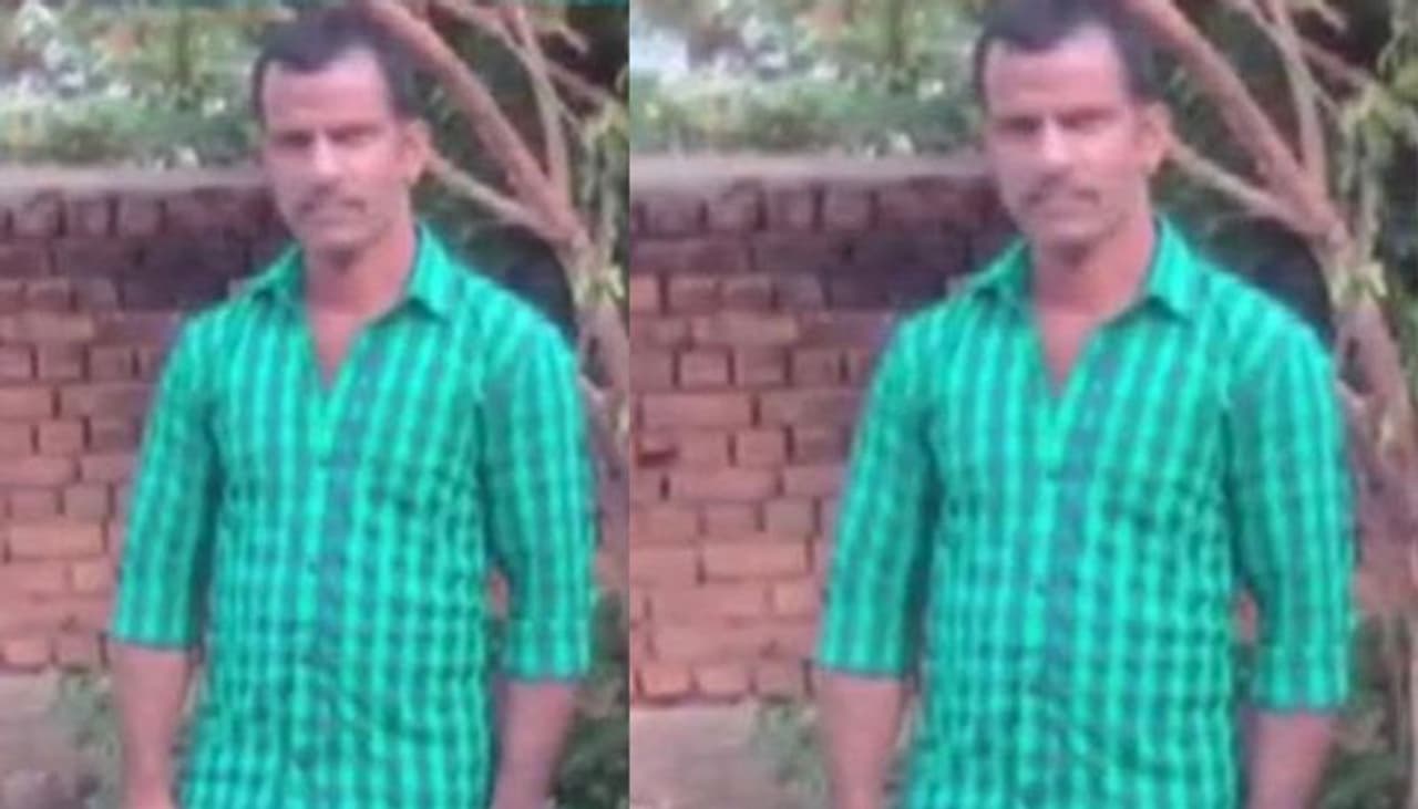 మరో వైపు శ్రీనివాస్ రెడ్డి అశ్లీల వెబ్సైట్లను ఎక్కువగా చూసేవాడని పోలీసులు అనుమానిస్తున్నారు. శ్రీనివాస్ రెడ్డి మొబైల్లో ఎక్కువగా అశ్లీల వెబ్సైట్లను సెర్చ్ చేశారని పోలీసులు చెబుతున్నారు. మరో వైపు శ్రీనివాస్ రెడ్డి అశ్లీల వెబ్సైట్లను ఎక్కువగా చూసేవాడని పోలీసులు అనుమానిస్తున్నారు. శ్రీనివాస్ రెడ్డి మొబైల్లో ఎక్కువగా అశ్లీల వెబ్సైట్లను సెర్చ్ చేశారని పోలీసులు చెబుతున్నారు.