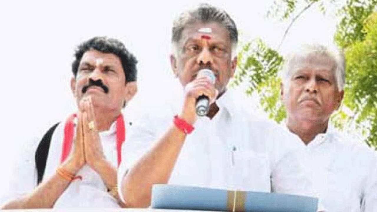 1. तमिलनाडु में बीजेपी को झटका, तीन बार सीएम रहे पन्नीरसेल्वम ने एनडीए छोड़ा 1. तमिलनाडु में बीजेपी को झटका, तीन बार सीएम रहे पन्नीरसेल्वम ने एनडीए छोड़ा