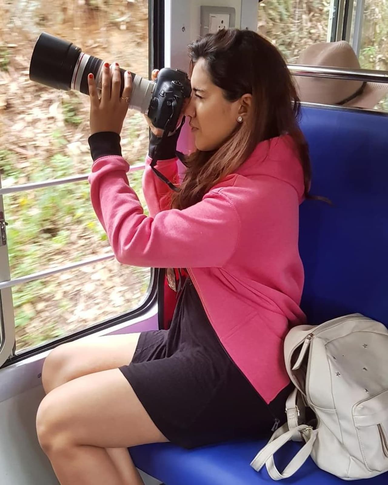 (Photo Countesy Instagram)రవితేజ నటించిన 'నేల టికెట్టు' చిత్రంతో టాలీవుడ్ లో ఎంట్రీ ఇచ్చిన బ్యూటీ మల్వికా శర్మ. (Photo Countesy Instagram)రవితేజ నటించిన 'నేల టికెట్టు' చిత్రంతో టాలీవుడ్ లో ఎంట్రీ ఇచ్చిన బ్యూటీ మల్వికా శర్మ.