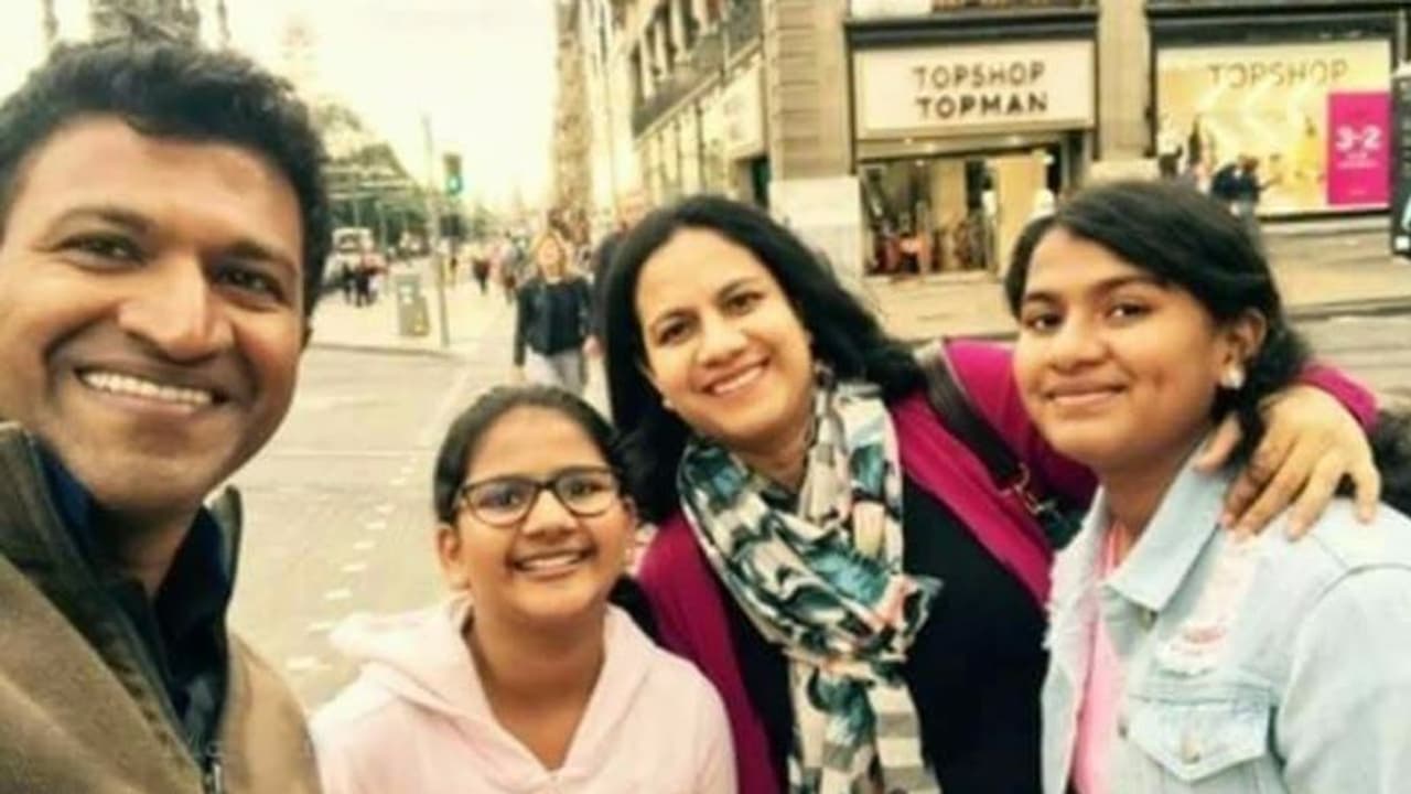 ಕುಟುಂಬ ಸಮೇತ ದಕ್ಷಿಣ ಅಮೆರಿಕ ಪ್ರವಾಸದಲ್ಲಿ ಪುನೀತ್.