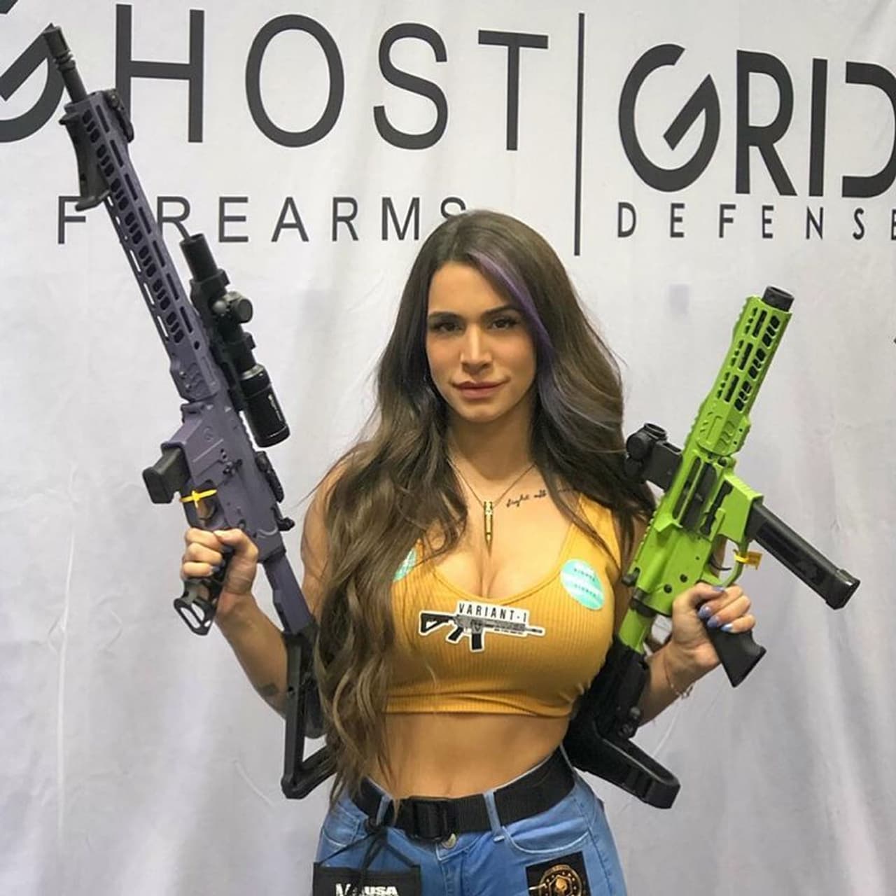 ओरिन जूली ने तीन साल तक डिफेंस फोर्स के साथ एक लड़ाकू सैनिक के रूप में काम किया है। उन्होंने अपनी सेना के साथ मिल कर कई बड़े रेसक्यू ऑपरेशन किए हैं।