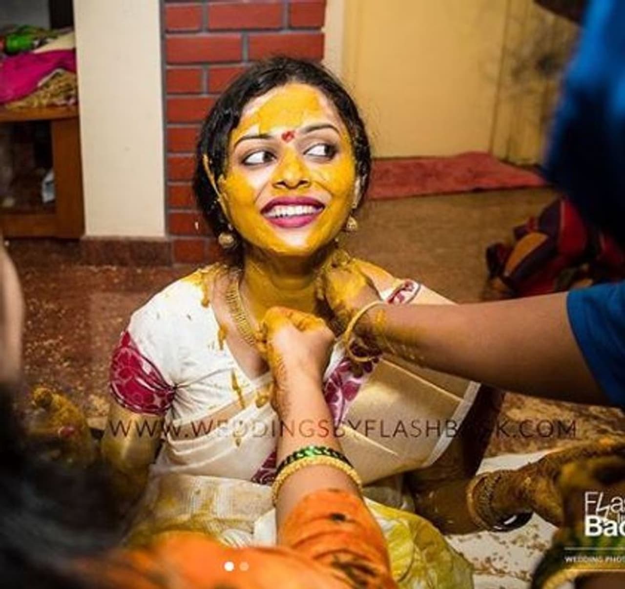 ‘ಕುಲವಧು’ ಖ್ಯಾತಿಯ ವಚನಾ ಅಲಿಯಾಸ್ ಅಮೃತಾ ಹಾಗೂ ‘ನಮ್ಮನೆ ಯುವರಾಣಿ’ ಖ್ಯಾತಿಯ ರಘು ದಾಂಪತ್ಯ ಜೀವನಕ್ಕೆ ಕಾಲಿಟಿದ್ದಾರೆ. ‘ಕುಲವಧು’ ಖ್ಯಾತಿಯ ವಚನಾ ಅಲಿಯಾಸ್ ಅಮೃತಾ ಹಾಗೂ ‘ನಮ್ಮನೆ ಯುವರಾಣಿ’ ಖ್ಯಾತಿಯ ರಘು ದಾಂಪತ್ಯ ಜೀವನಕ್ಕೆ ಕಾಲಿಟಿದ್ದಾರೆ.