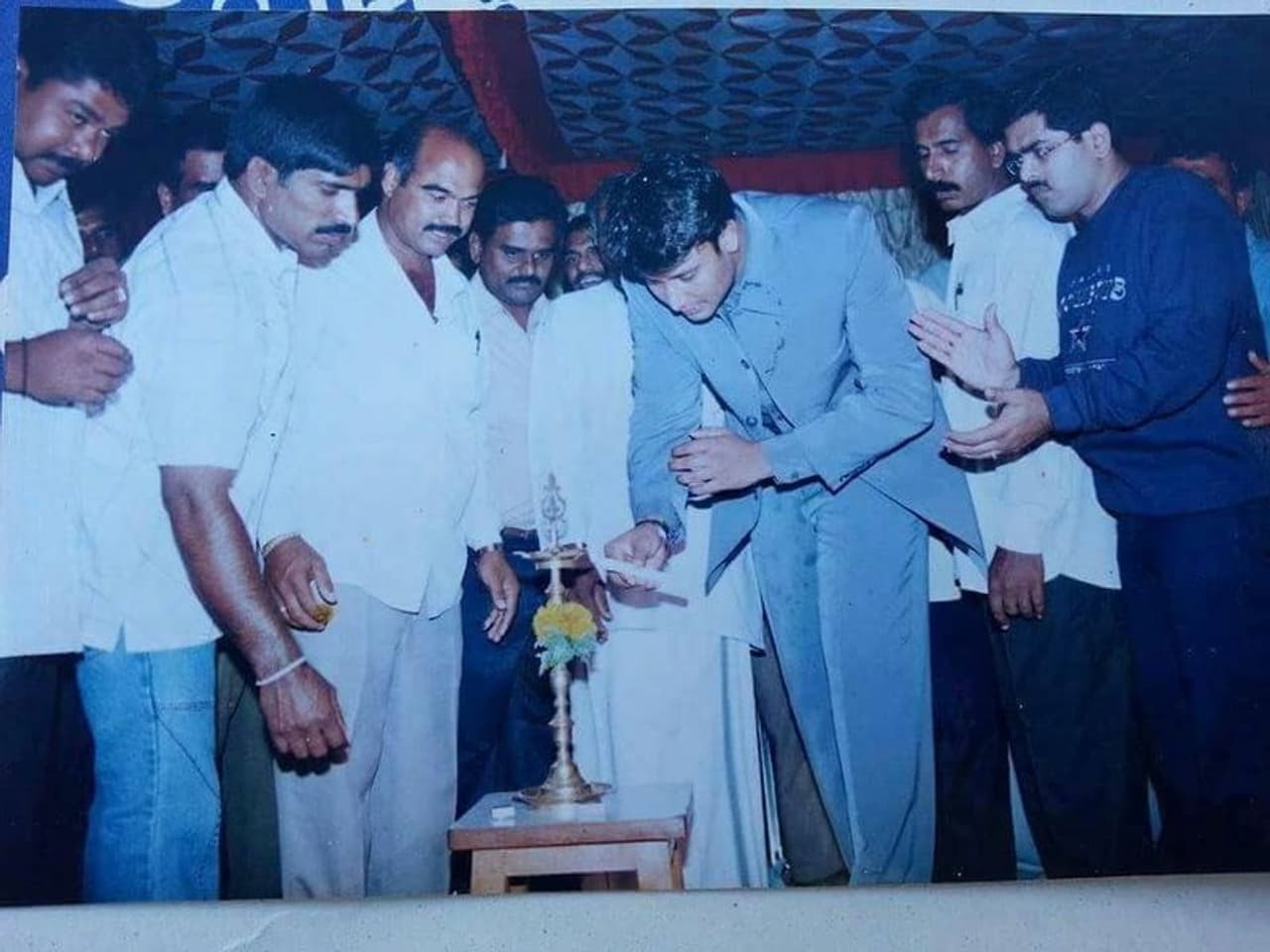 ಸ್ಯಾಂಡಲ್ವುಡ್ ಸ್ಟಾರ್ ದರ್ಶನ್ಗೆ ಜಾಲೆಂಜಿಂಗ್ ಸ್ಟಾರ್ ಎಂದು ಹೆಸರು ಬಂದು 16 ವರ್ಷವಾಗಿದೆ. ಸ್ಯಾಂಡಲ್ವುಡ್ ಸ್ಟಾರ್ ದರ್ಶನ್ಗೆ ಜಾಲೆಂಜಿಂಗ್ ಸ್ಟಾರ್ ಎಂದು ಹೆಸರು ಬಂದು 16 ವರ್ಷವಾಗಿದೆ.