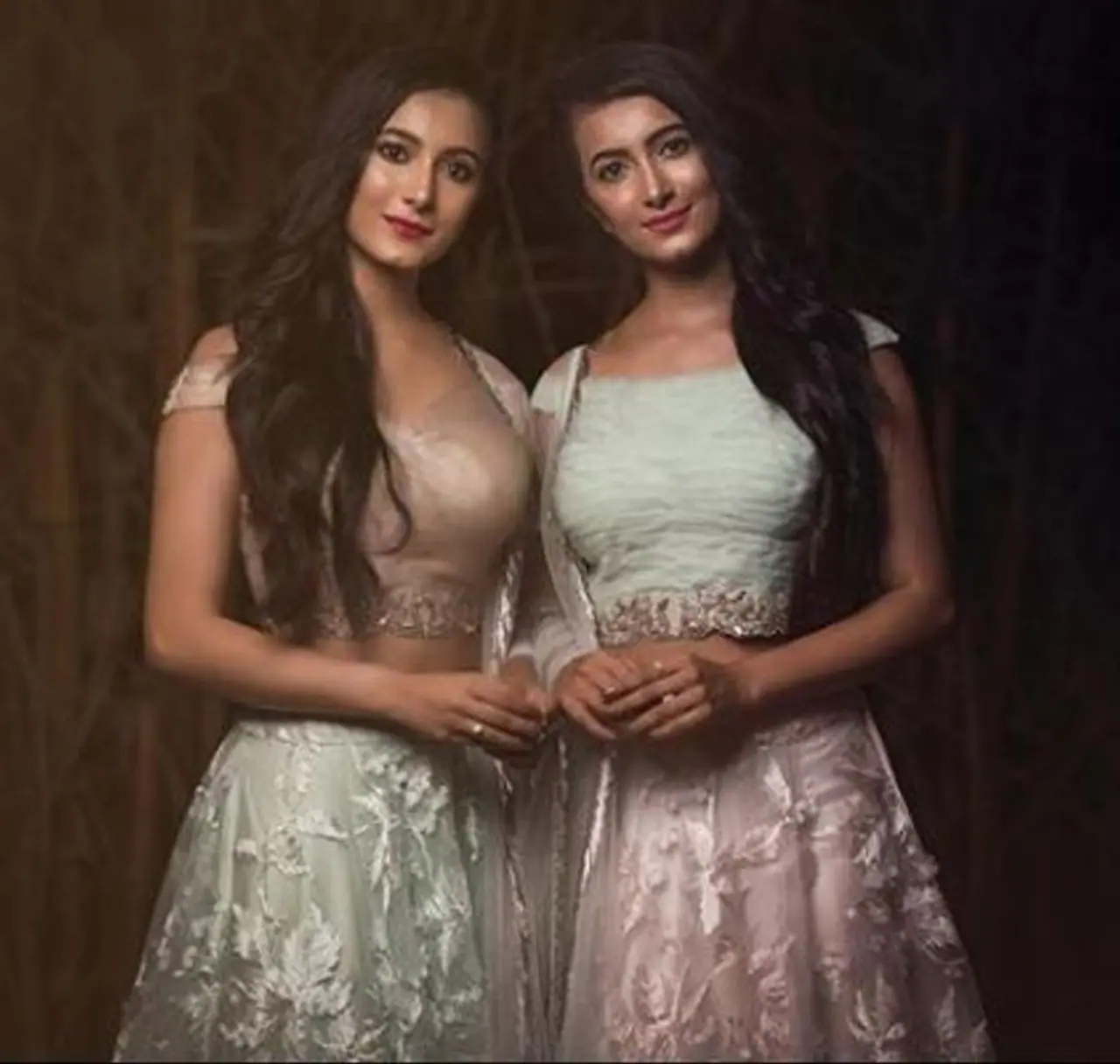 ಮಂಗಳೂರಿನ ಹುಡುಗಿಯರಾದ ಕಸ್ತೂರಿ ಸುವರ್ಣ ರಿಯಲ್ ಹೆಸರು ಅಶ್ವಿತಿ ಶೆಟ್ಟಿ ಆ್ಯಂಡ್ ಅದ್ವಿತಿ ಶೆಟ್ಟಿ.