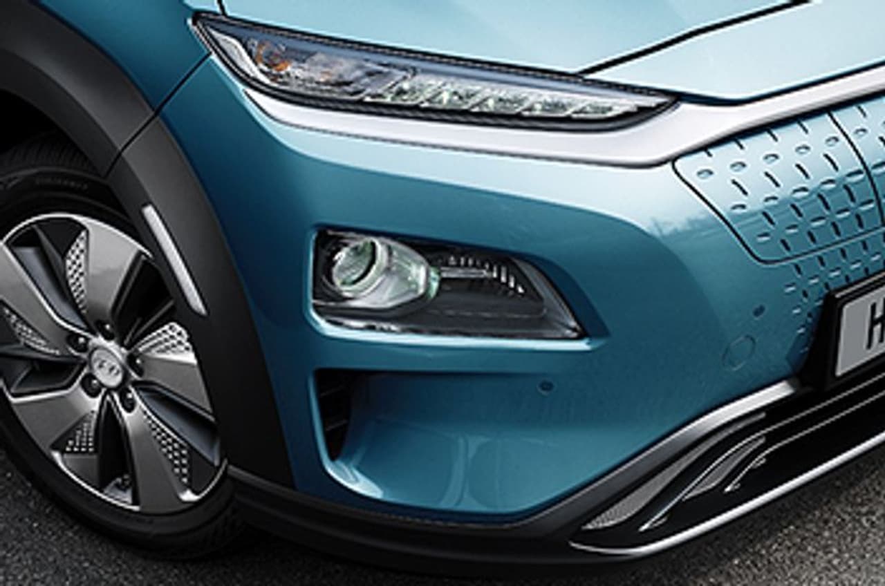 <p>ರಾತ್ರಿ ಡ್ರೈವಿಂಗ್ ವೇಳೆ ಹೆಡ್ಲೈಟ್ ಅತ್ಯಂತ ಅವಶ್ಯಕ. ನಿಯಮದ ಪ್ರಕಾರ ಹೆಡ್ಲೈಟ್ ಮಾಡಿಫಿಕೇಶನ್ ಮಾಡುವಂತಿಲ್ಲ. ಹೆಚ್ಚು ಪ್ರಕಾಶಮಾನವಾದ ಹೆಡ್ಲೈಟ್ ಬಳಸುವಂತಿಲ್ಲ.</p> <p>ರಾತ್ರಿ ಡ್ರೈವಿಂಗ್ ವೇಳೆ ಹೆಡ್ಲೈಟ್ ಅತ್ಯಂತ ಅವಶ್ಯಕ. ನಿಯಮದ ಪ್ರಕಾರ ಹೆಡ್ಲೈಟ್ ಮಾಡಿಫಿಕೇಶನ್ ಮಾಡುವಂತಿಲ್ಲ. ಹೆಚ್ಚು ಪ್ರಕಾಶಮಾನವಾದ ಹೆಡ್ಲೈಟ್ ಬಳಸುವಂತಿಲ್ಲ.</p>