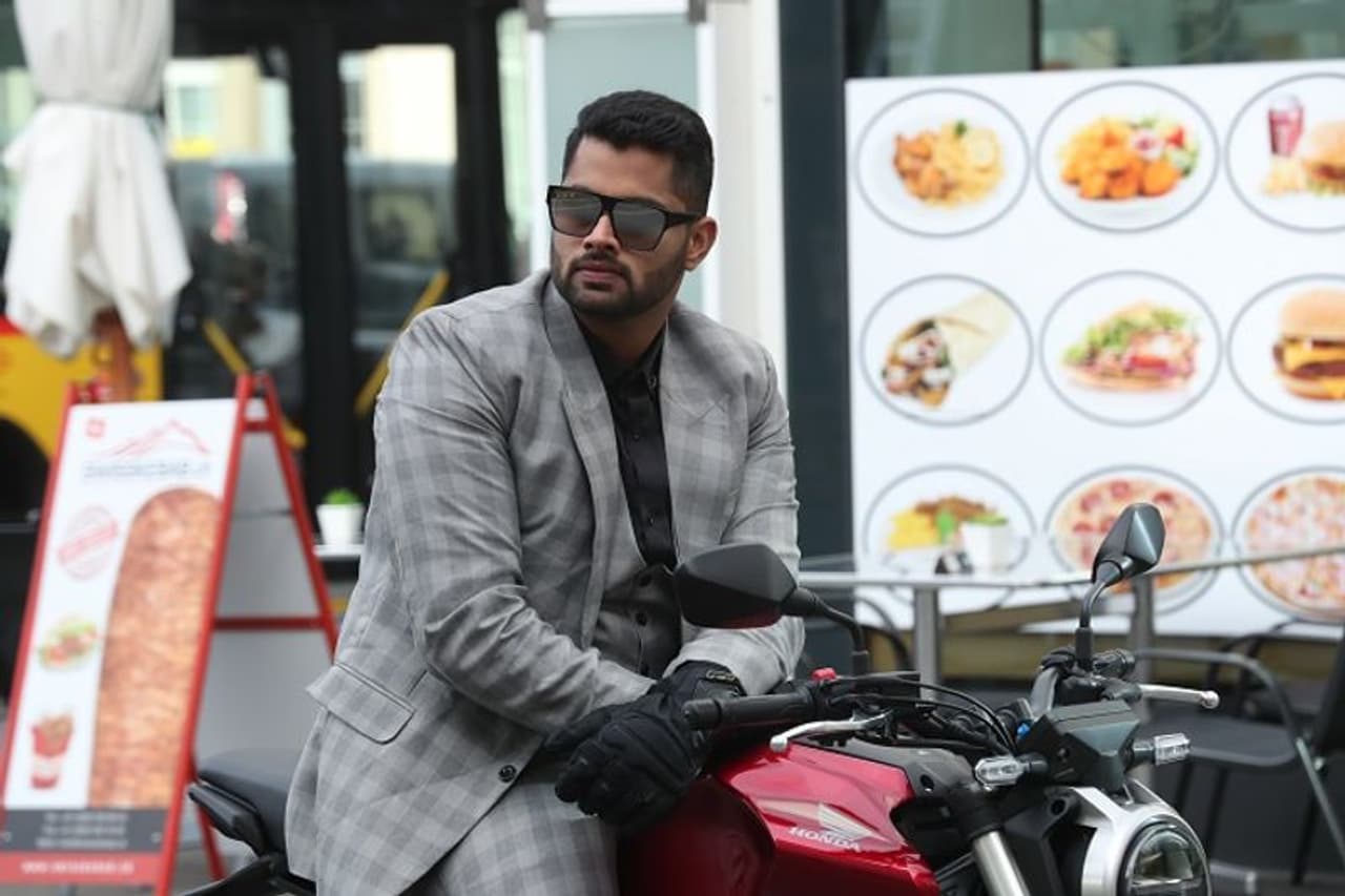 ಒಂದೇ ಫ್ರೇಮ್ ನಲ್ಲಿ ಚಾಲೆಂಜಿಂಗ್ ಸ್ಟಾರ್ ಹಾಗೂ ಜೂನಿಯರ್ ರೆಬೆಲ್ ಸ್ಟಾರ್ ನೋಡೋಕೆ ಫುಲ್ ಥ್ರಿಲ್ ಆಗುವುದು ಗ್ಯಾರಂಟಿ.