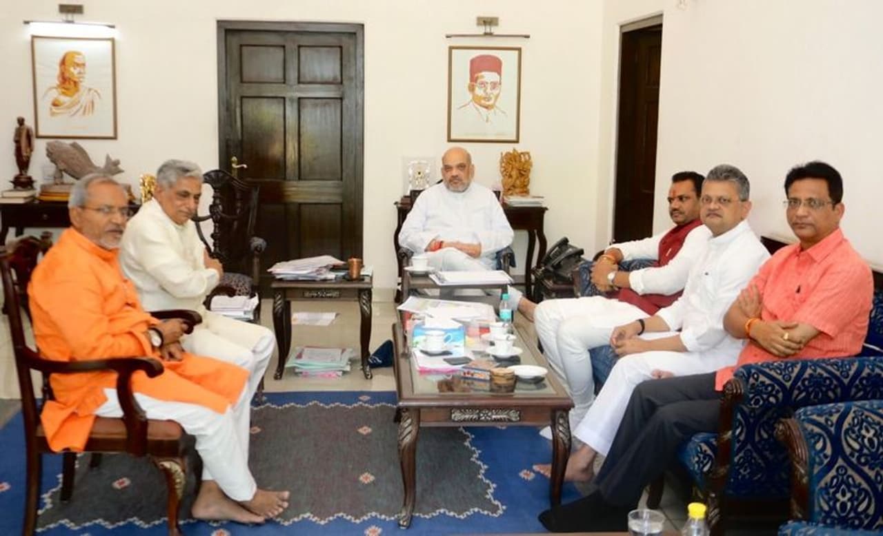 ఇటీవల జరిగిన ఎన్నికల్లో కనీసం ఒక్క సీటు కూడా గెలుచుకోని కమలనాథులు.. కేంద్రంలో మాత్రం మళ్లీ అధికారాన్ని కేంద్రంలో అధికారాన్ని మాత్రం దక్కించుకున్నారు. దేశం మొత్తం మోడీ పవనాలు వీచినా.. ఏపీ మాత్రం కాషాయ నేతలకు మింగుడు పడటంలేదు.