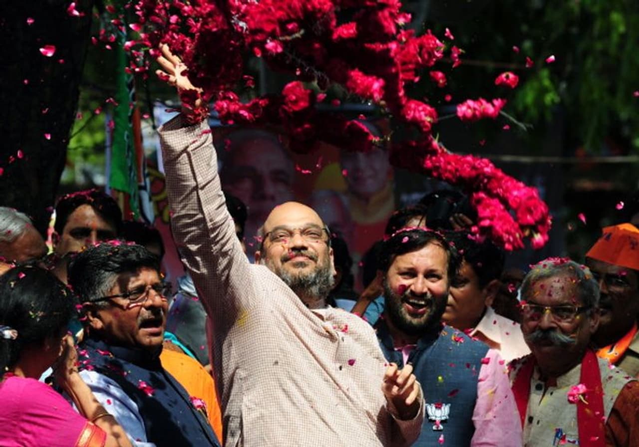 മൃഗീയ ഭൂരിപക്ഷവുമായി രണ്ടാം മോദി സർക്കാർ അധികാരത്തിലേറുമ്പോൾ എല്ലാവരും പ്രതീക്ഷിച്ചതുപോലെ മന്ത്രിസഭയിൽ അമിത്ഷായുമെത്തുകയാണ്. മൃഗീയ ഭൂരിപക്ഷവുമായി രണ്ടാം മോദി സർക്കാർ അധികാരത്തിലേറുമ്പോൾ എല്ലാവരും പ്രതീക്ഷിച്ചതുപോലെ മന്ത്രിസഭയിൽ അമിത്ഷായുമെത്തുകയാണ്.