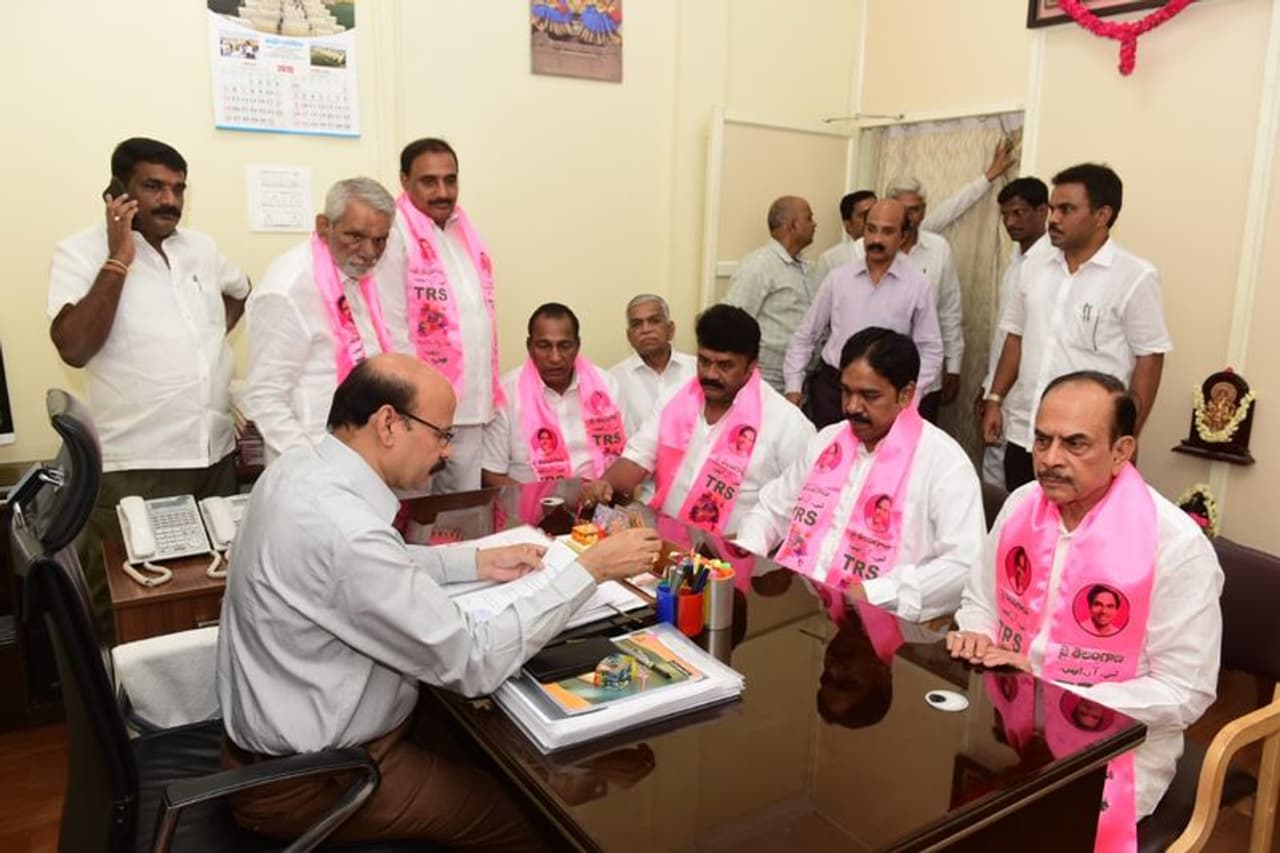 ఎమ్మెల్సీగా నవీన్ రావు ఏకగ్రీవం ఎమ్మెల్సీగా నవీన్ రావు ఏకగ్రీవం