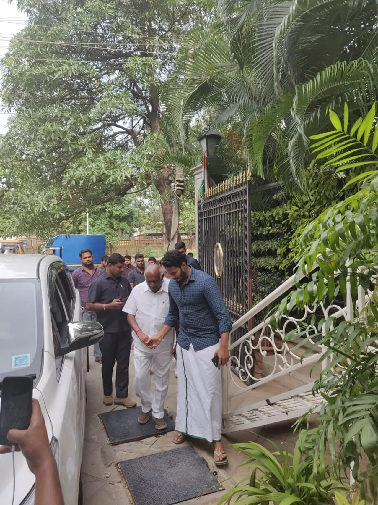 Nikhi Kumaraswamy meets JD(S) state president H Vishwanath at Bengaluru residence Nikhi Kumaraswamy meets JD(S) state president H Vishwanath at Bengaluru residence