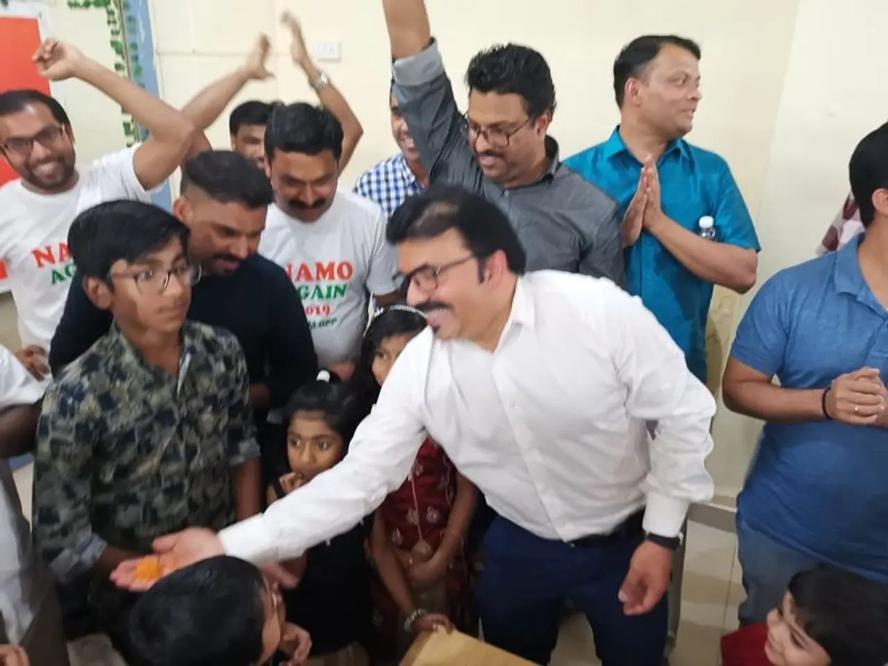 ಪ್ರಧಾನಿ ನರೇಂದ್ರ ಮೋದಿ ಅವರ ದಿಗ್ವಿಜಯ ಭಾರತೀಯರು ಅಲ್ಲದೇ ಭಾರತದಿಂದ ವಿವಿಧ ದೇಶಗಳಿಗೆ ತೆರಳಿ ಅಲ್ಲಿ ನೆಲೆ ನಿಂತವರು ಸಂಭ್ರಮಿಸುವಂತೆ ಮಾಡಿದೆ. ಪ್ರಧಾನಿ ನರೇಂದ್ರ ಮೋದಿ ಅವರ ದಿಗ್ವಿಜಯ ಭಾರತೀಯರು ಅಲ್ಲದೇ ಭಾರತದಿಂದ ವಿವಿಧ ದೇಶಗಳಿಗೆ ತೆರಳಿ ಅಲ್ಲಿ ನೆಲೆ ನಿಂತವರು ಸಂಭ್ರಮಿಸುವಂತೆ ಮಾಡಿದೆ.