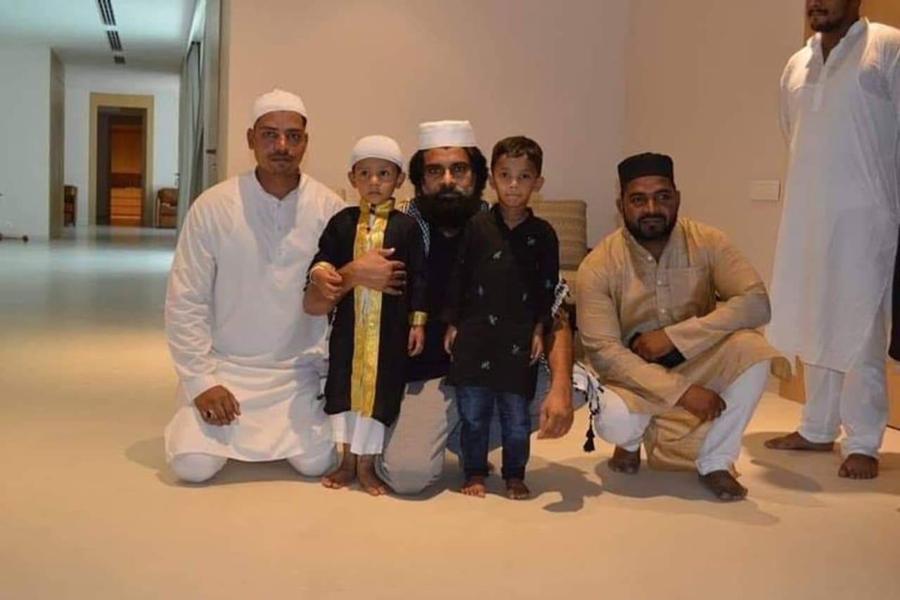 రంజాన్ వేడుకల్లో జనసేనాని పవన్ కల్యాణ్ రంజాన్ వేడుకల్లో జనసేనాని పవన్ కల్యాణ్