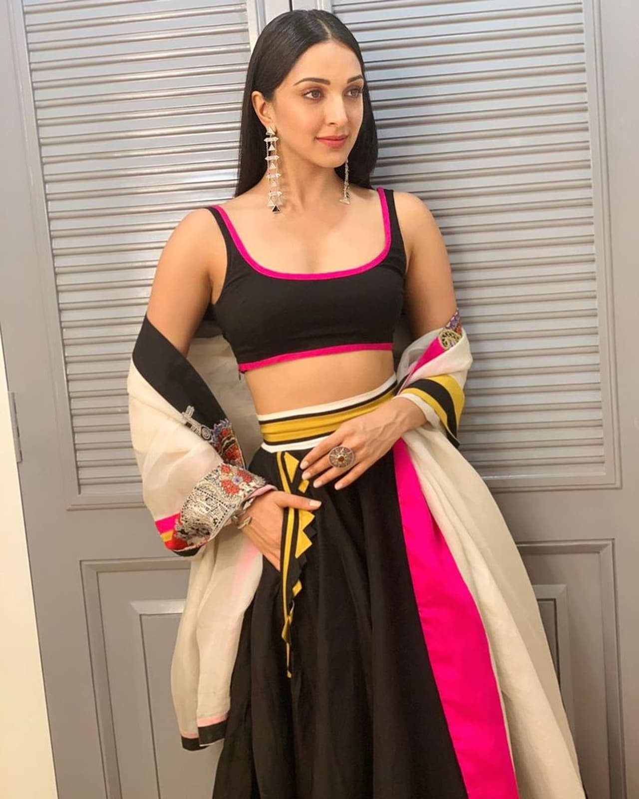 (Courtesy: Instagram)భరత్ అనే నేను చిత్రంలో కియారా, మహేష్ బాబు మధ్య కెమిస్ట్రీ ఆకట్టుకుంది. పెద్దగా అందాలు ఆరబోయకుండానే గ్లామర్ లుక్స్ తో కట్టిపడేసింది. (Courtesy: Instagram)భరత్ అనే నేను చిత్రంలో కియారా, మహేష్ బాబు మధ్య కెమిస్ట్రీ ఆకట్టుకుంది. పెద్దగా అందాలు ఆరబోయకుండానే గ్లామర్ లుక్స్ తో కట్టిపడేసింది.