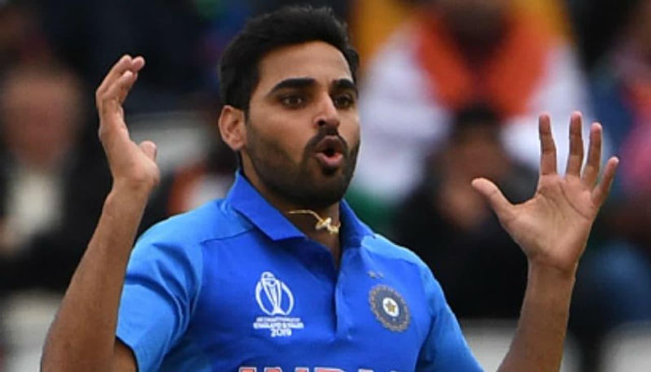 <p>ಟೀಮ್‌ ಇಂಡಿಯಾದ ಸೀಮರ್, ಭುವನೇಶ್ವರ್ ಕುಮಾರ್&nbsp;ಇತ್ತೀಚಿನ&nbsp;ವರ್ಷದಲ್ಲಿ ಬೌಲಿಂಗ್ ಸಾಮರ್ಥ್ಯದಿಂದಾಗಿ ಸಾಕಷ್ಟು ಹೆಸರನ್ನು ಗಳಿಸಿದ್ದಾರೆ</p>