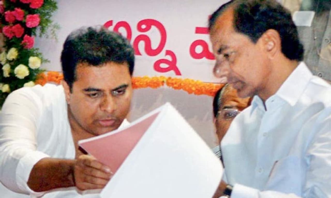 <p>తెరాస కు ఎమ్మెల్సీ ఎన్నికల తలనొప్పి పట్టుకుంది. రాష్ట్రంలో నెలకొన్న పరిస్థితులు కరోనా వల్ల దెబ్బతిన్న బ్రతుకులు అన్ని వెరసి ఈ ఎన్నికల్లో తెరాస కు విజయం సాధించడం అంత తేలికైన పనిగా మాత్రం కనబడడం లేదు. ఈ విషయాన్నీ గుర్తెరిగిన తెరాస అధిష్టానం, కేటీఆర్ ఈ దిశగా సమాలోచనలు మొదలుపెట్టారు. </p> <p>తెరాస కు ఎమ్మెల్సీ ఎన్నికల తలనొప్పి పట్టుకుంది. రాష్ట్రంలో నెలకొన్న పరిస్థితులు కరోనా వల్ల దెబ్బతిన్న బ్రతుకులు అన్ని వెరసి ఈ ఎన్నికల్లో తెరాస కు విజయం సాధించడం అంత తేలికైన పనిగా మాత్రం కనబడడం లేదు. ఈ విషయాన్నీ గుర్తెరిగిన తెరాస అధిష్టానం, కేటీఆర్ ఈ దిశగా సమాలోచనలు మొదలుపెట్టారు. </p>