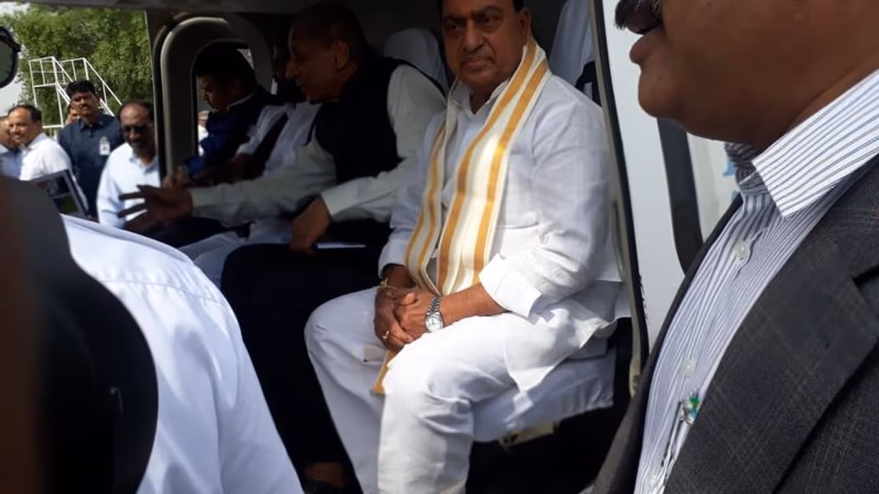 కాళేశ్వరం ప్రాజెక్టు: ఫడ్రవీస్, జగన్‌లకు ఘన స్వాగతం(ఫోటోలు)