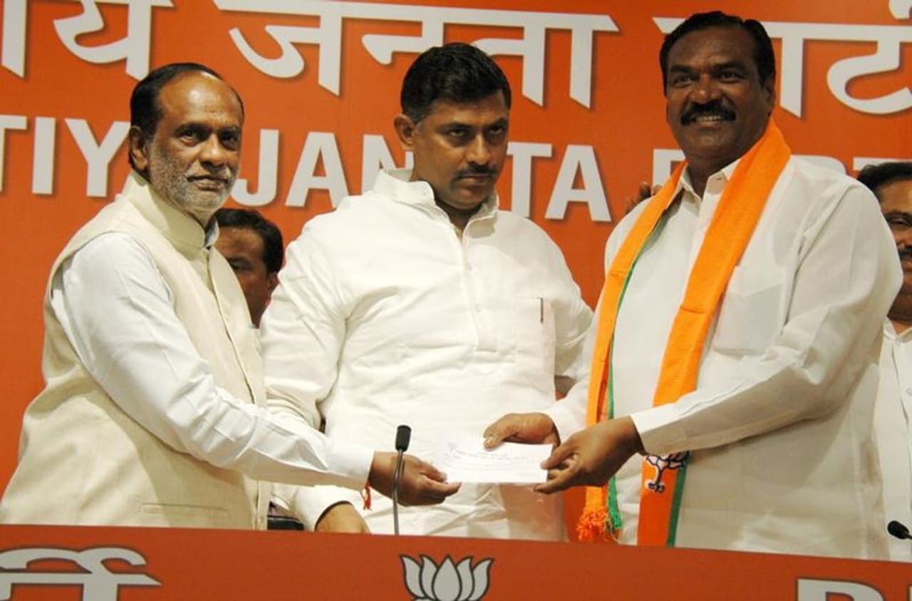 బాబుకు షాక్. బీజేపీలోకి టీడీపీ నేతలు (ఫోటోలు) బాబుకు షాక్. బీజేపీలోకి టీడీపీ నేతలు (ఫోటోలు)