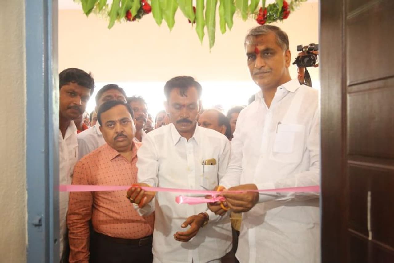 నారాయణపేటలో ప్రభుత్వ కార్యాలయాలను ప్రారంభించిన హరీష్ నారాయణపేటలో ప్రభుత్వ కార్యాలయాలను ప్రారంభించిన హరీష్