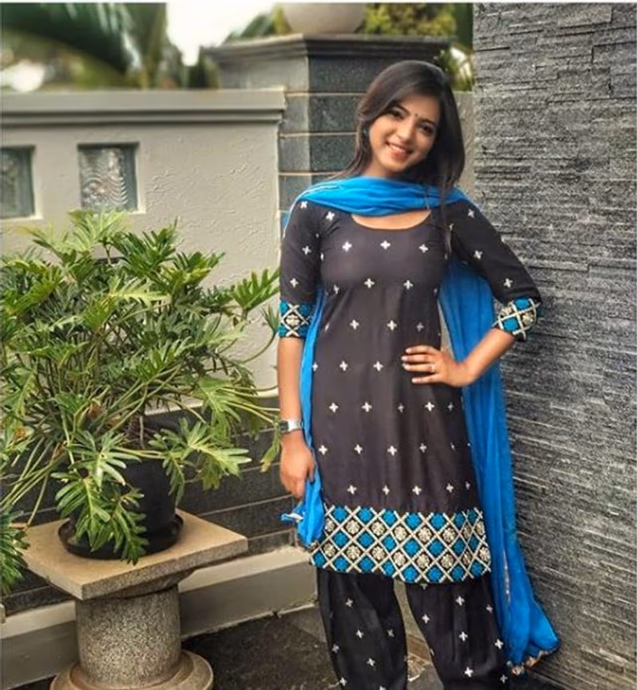 ರಚನಾ ಸಾಕ್ಷಿ, ಮನೆದೇವ್ರು ಹಾಗೂ ಕಮಲಿ ಧಾರಾವಾಹಿಗಳಲ್ಲಿ ಅಭಿನಯಿಸಿದ್ದಾರೆ.