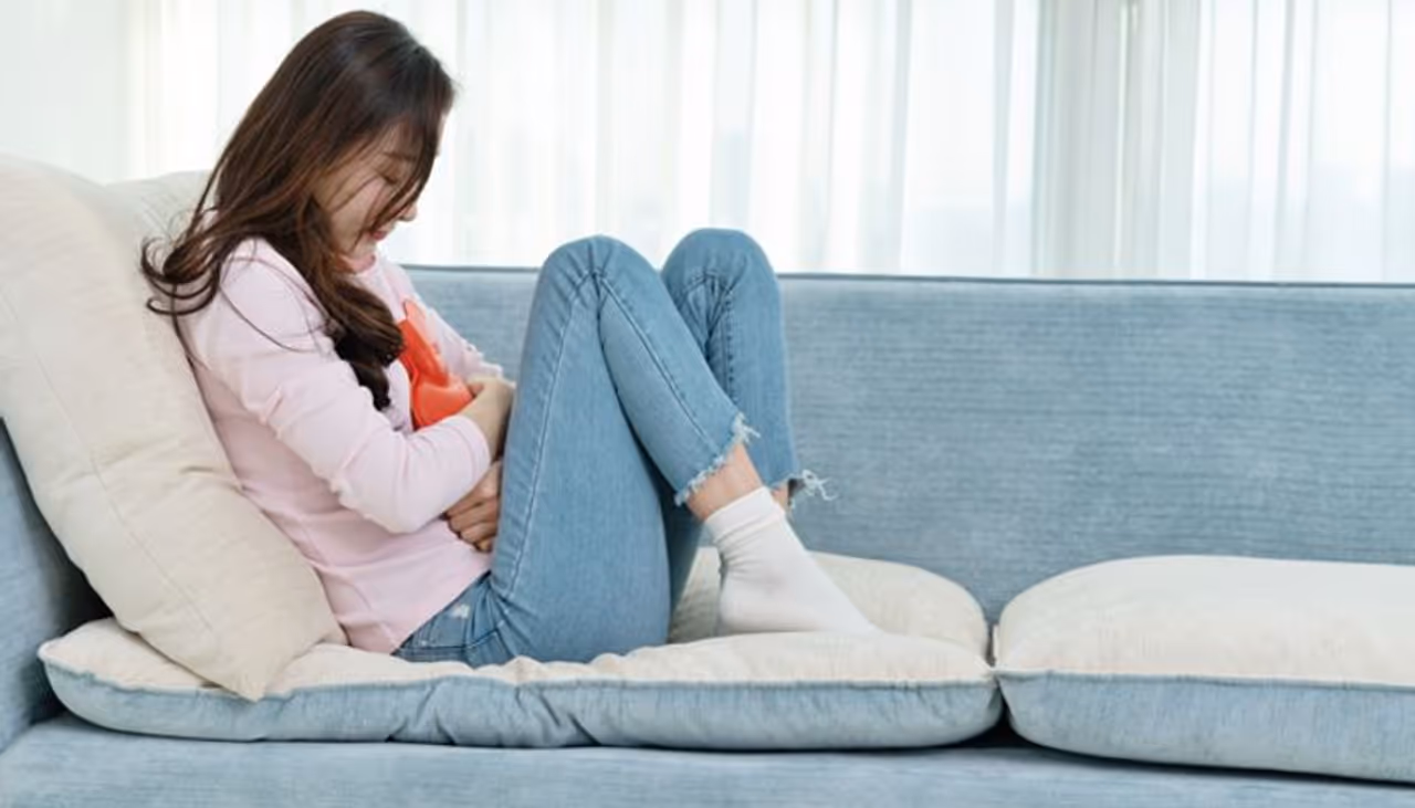 <p>పీరియడ్స్ నెల నెలా వస్తూ ఉంటాయి. ఒక్ససారి రుత్రుసావం రావడం మొదలైతే... మళ్లీ మోనొపాజ్ దశ చేరుకునే వరకు ఇవి వస్తూనే ఉంటాయి. వచ్చి ప్రతి నెలా ఇబ్బంది పెడుతూనే ఉంటాయి.</p> <p>పీరియడ్స్ నెల నెలా వస్తూ ఉంటాయి. ఒక్ససారి రుత్రుసావం రావడం మొదలైతే... మళ్లీ మోనొపాజ్ దశ చేరుకునే వరకు ఇవి వస్తూనే ఉంటాయి. వచ్చి ప్రతి నెలా ఇబ్బంది పెడుతూనే ఉంటాయి.</p>