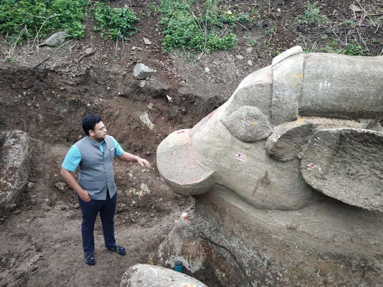 ಮೈಸೂರಿನ ಜೋಡಿ ನಂದಿ ವಿಗ್ರಹ ವಿಕ್ಷಿಸಿದ ರಾಜವಂಶಸ್ಥ ಯದುವೀರ್ ಒಡೆಯರ್ ಮೈಸೂರಿನ ಜೋಡಿ ನಂದಿ ವಿಗ್ರಹ ವಿಕ್ಷಿಸಿದ ರಾಜವಂಶಸ್ಥ ಯದುವೀರ್ ಒಡೆಯರ್