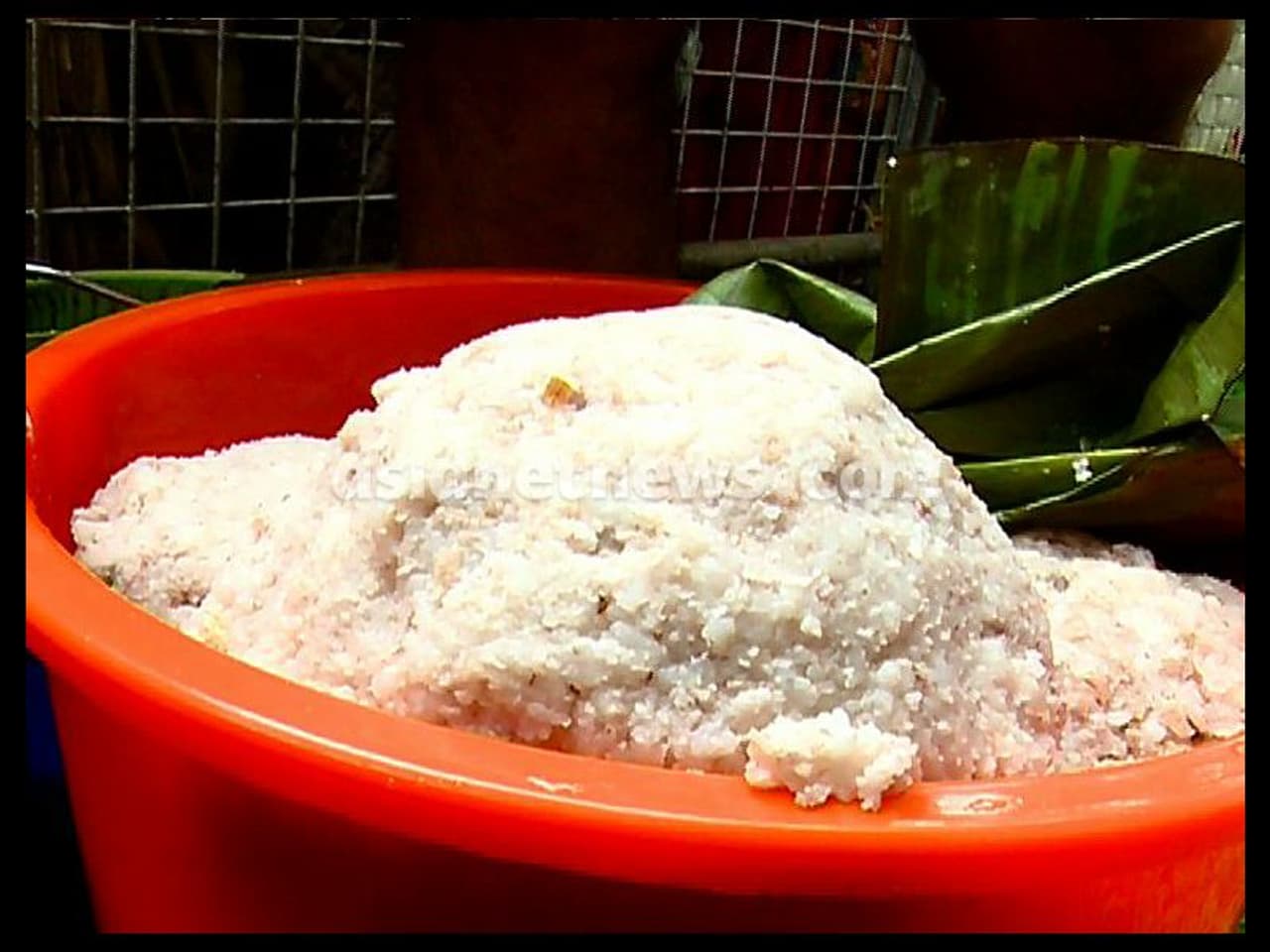 500 കിലോ അരിയാണ് ആനയൂട്ടിനായി തയ്യാറാക്കിയത്. 500 കിലോ അരിയാണ് ആനയൂട്ടിനായി തയ്യാറാക്കിയത്.