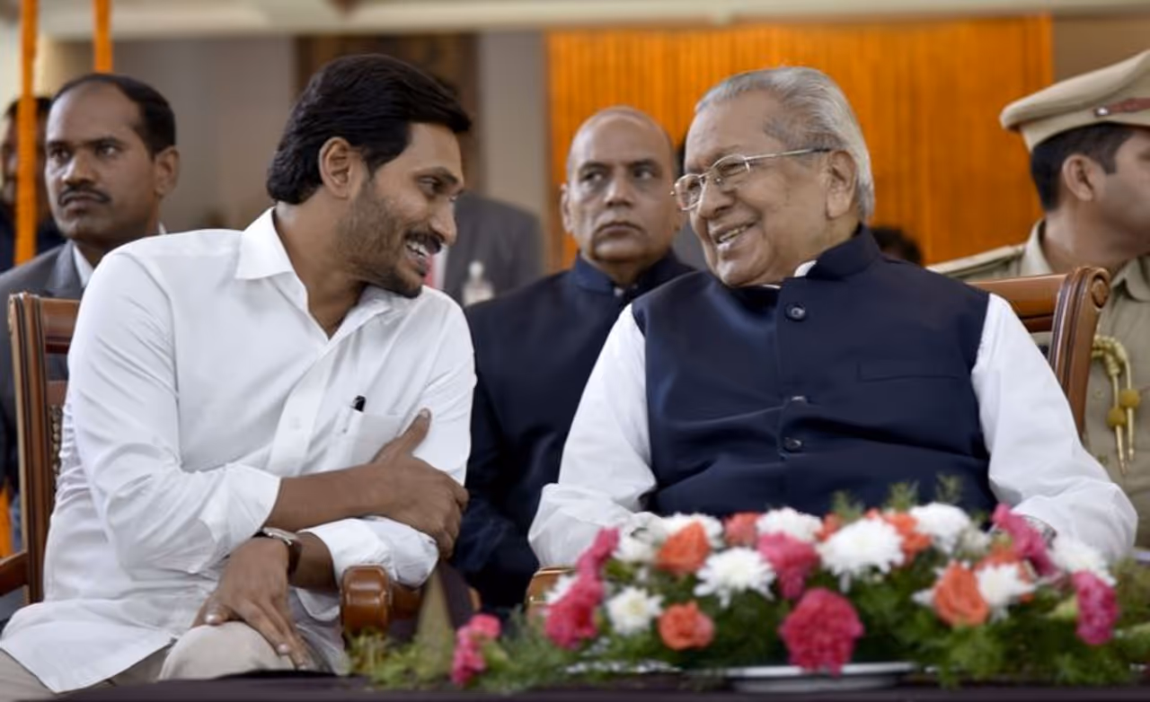 ఏపీ నూతన గవర్నర్ బిశ్వభూషణ్ హరిచందన్ తో ఏపీ సీఎం జగన్